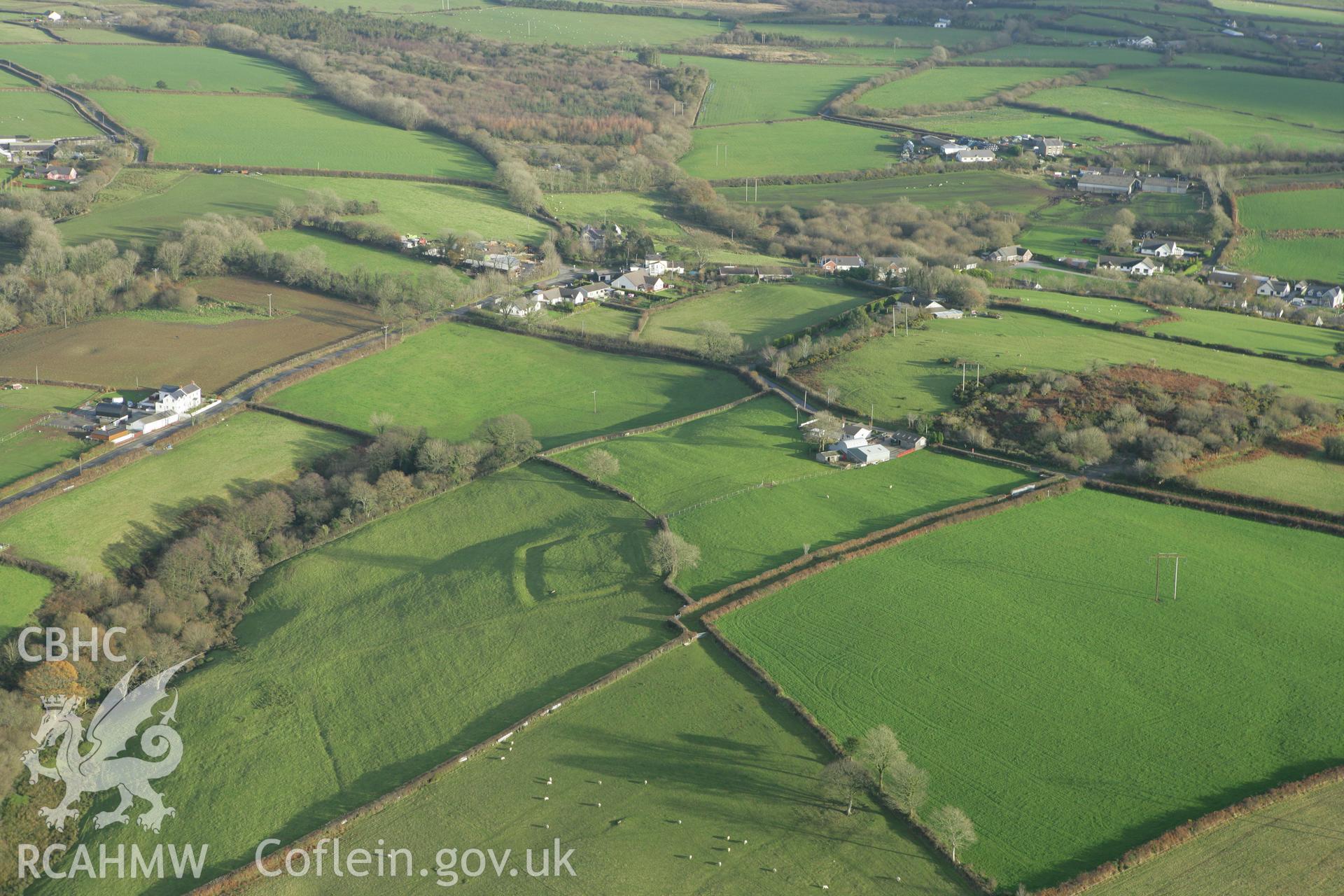 RCAHMW colour oblique photograph of Bryn Cywyn enclosure. Taken by Toby Driver on 29/11/2007.