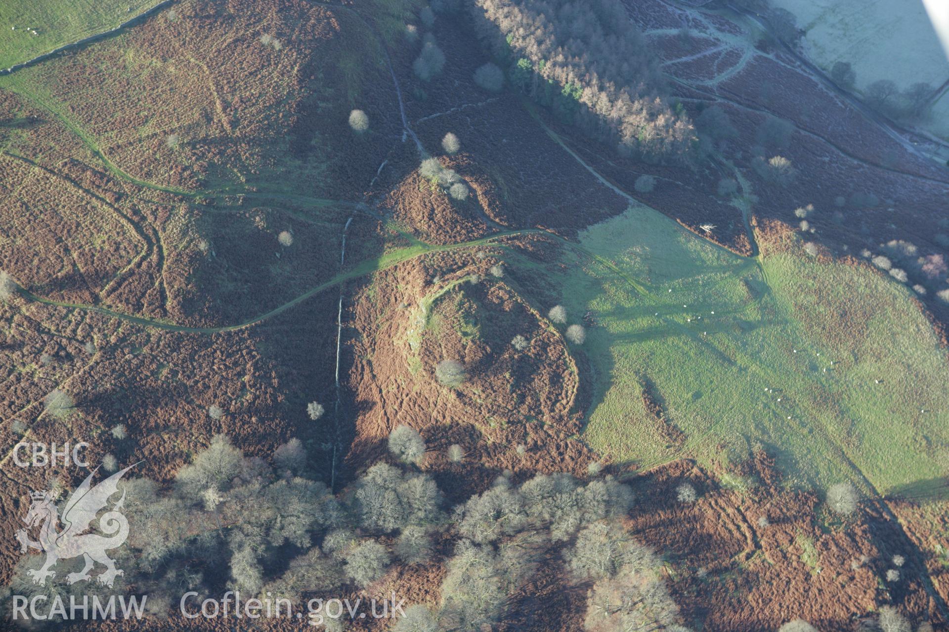 RCAHMW colour oblique photograph of Craig Yr Ychain;Craig Yr Uchain;Craig Yr Ychen. Taken by Toby Driver on 11/12/2007.