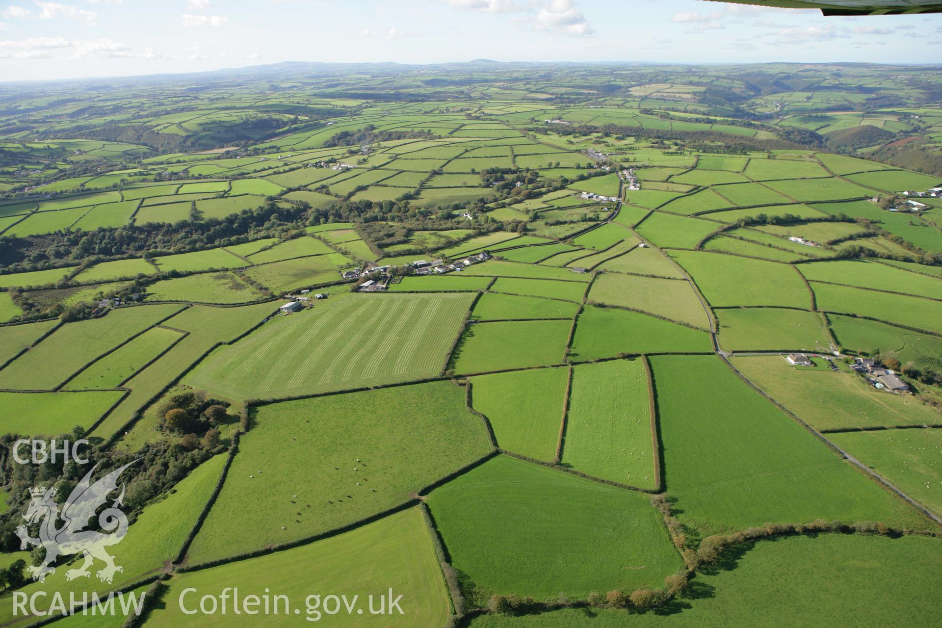 RCAHMW colour oblique photograph of Garn Fawr circle, landscape view. Taken by Toby Driver on 04/10/2007.