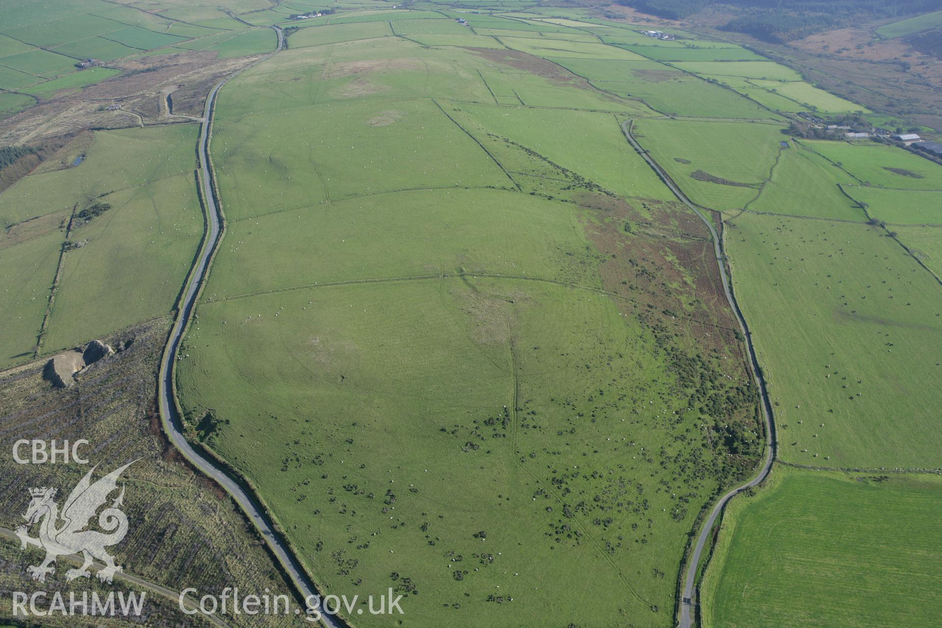 RCAHMW colour oblique photograph of Castell, Mynydd Morvil. Taken by Toby Driver on 23/10/2007.