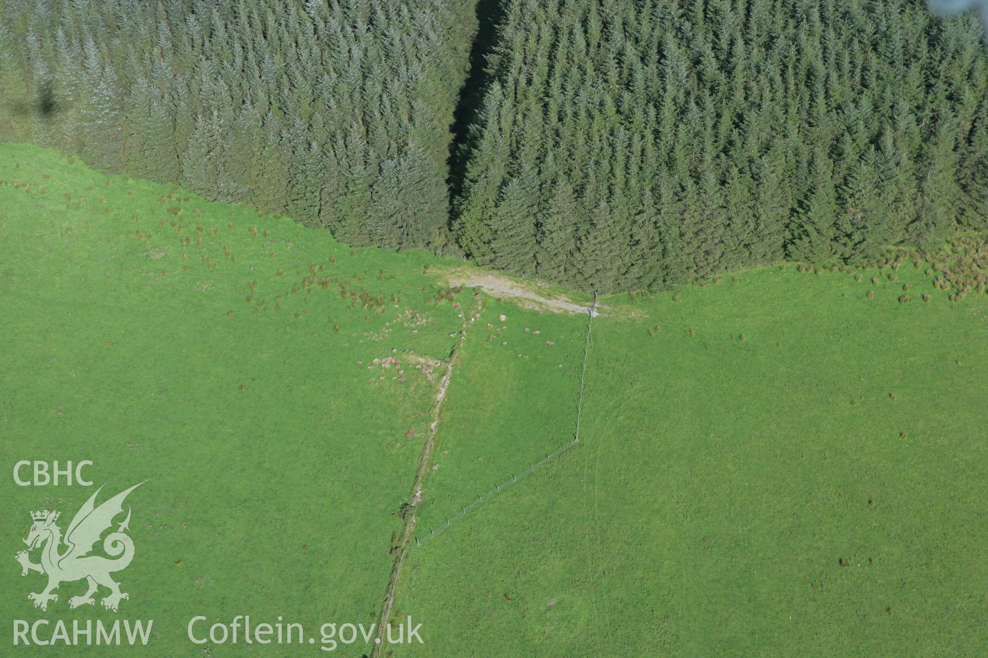 RCAHMW colour oblique photograph of Crug Glas. Taken by Toby Driver on 11/09/2007.