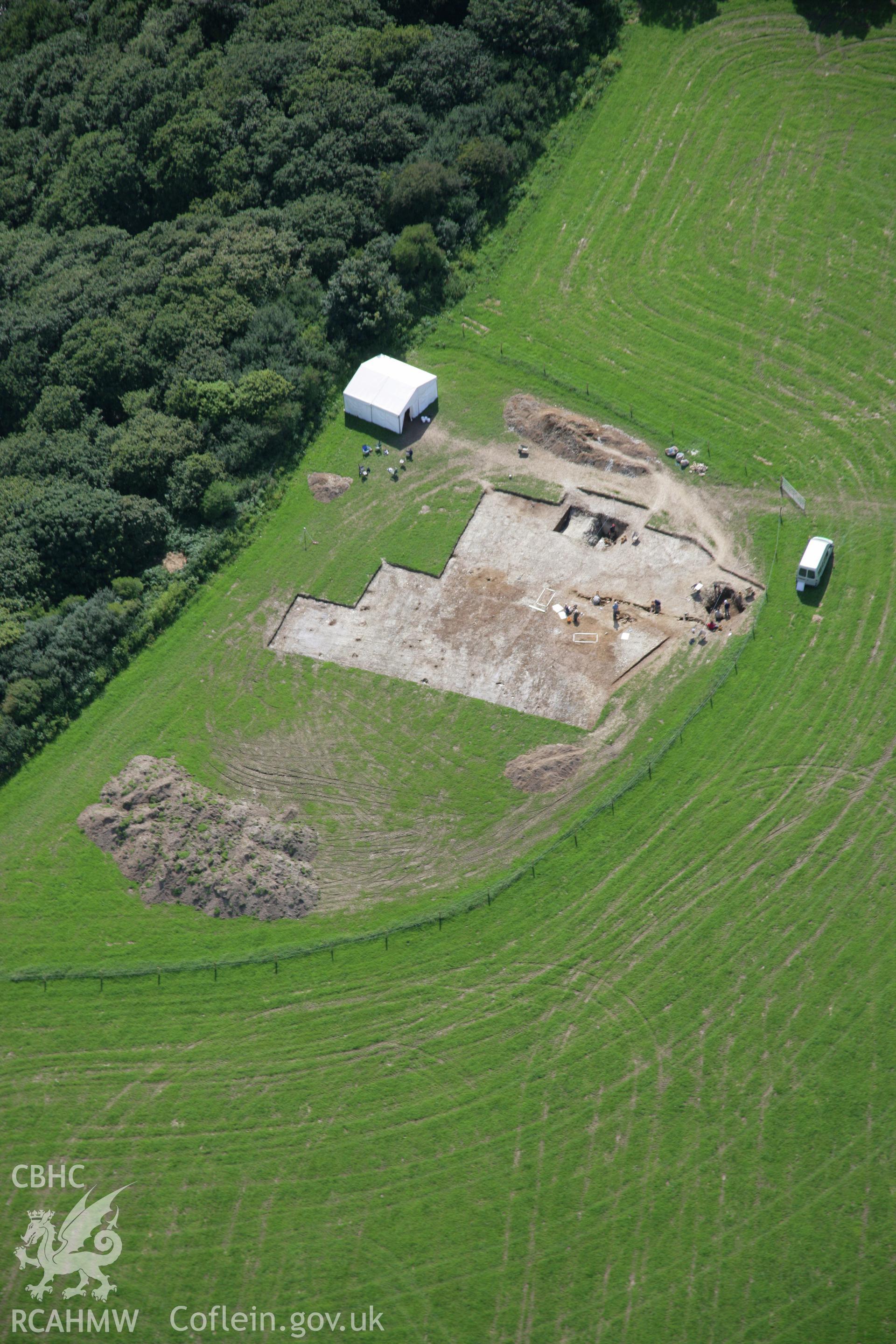 RCAHMW colour oblique photograph of Berry Hill Wood, promontory fort. Taken by Toby Driver on 01/08/2007.