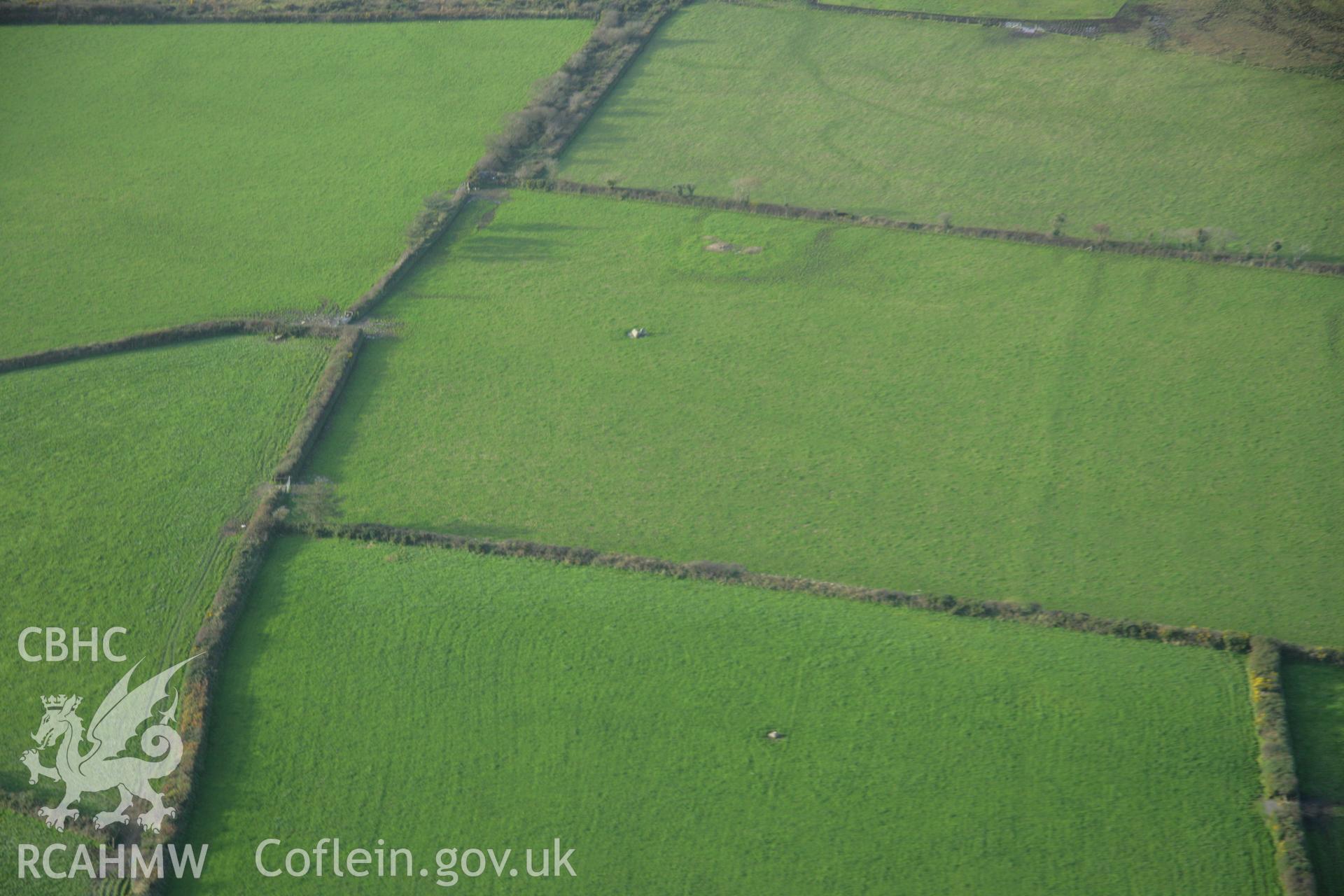 RCAHMW colour oblique photograph of Pant-yr-Odin, Meini Hirion, stone pair. Taken by Toby Driver on 06/11/2007.