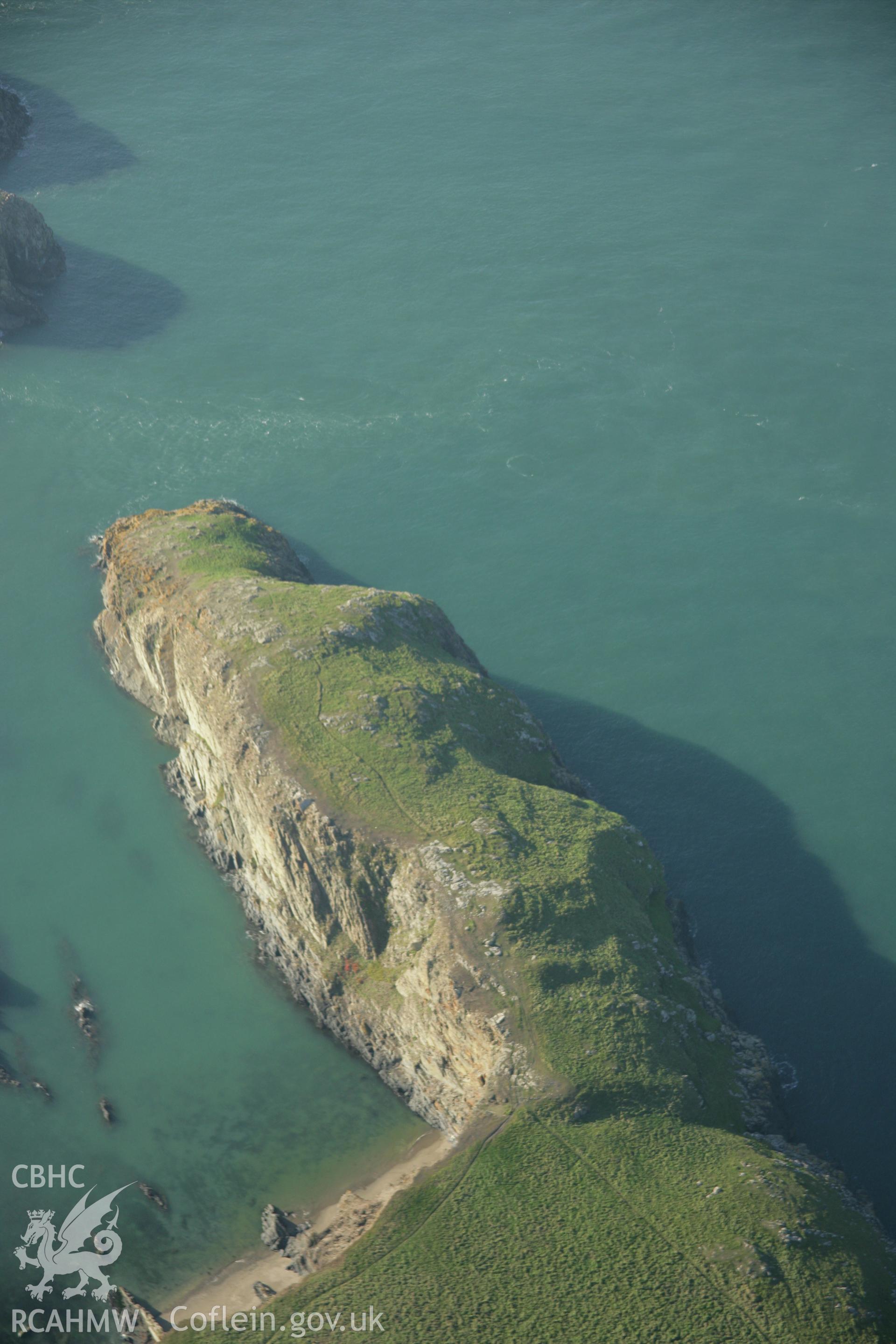 RCAHMW colour oblique photograph of Porth-Egr promontory fort. Taken by Toby Driver on 23/10/2007.