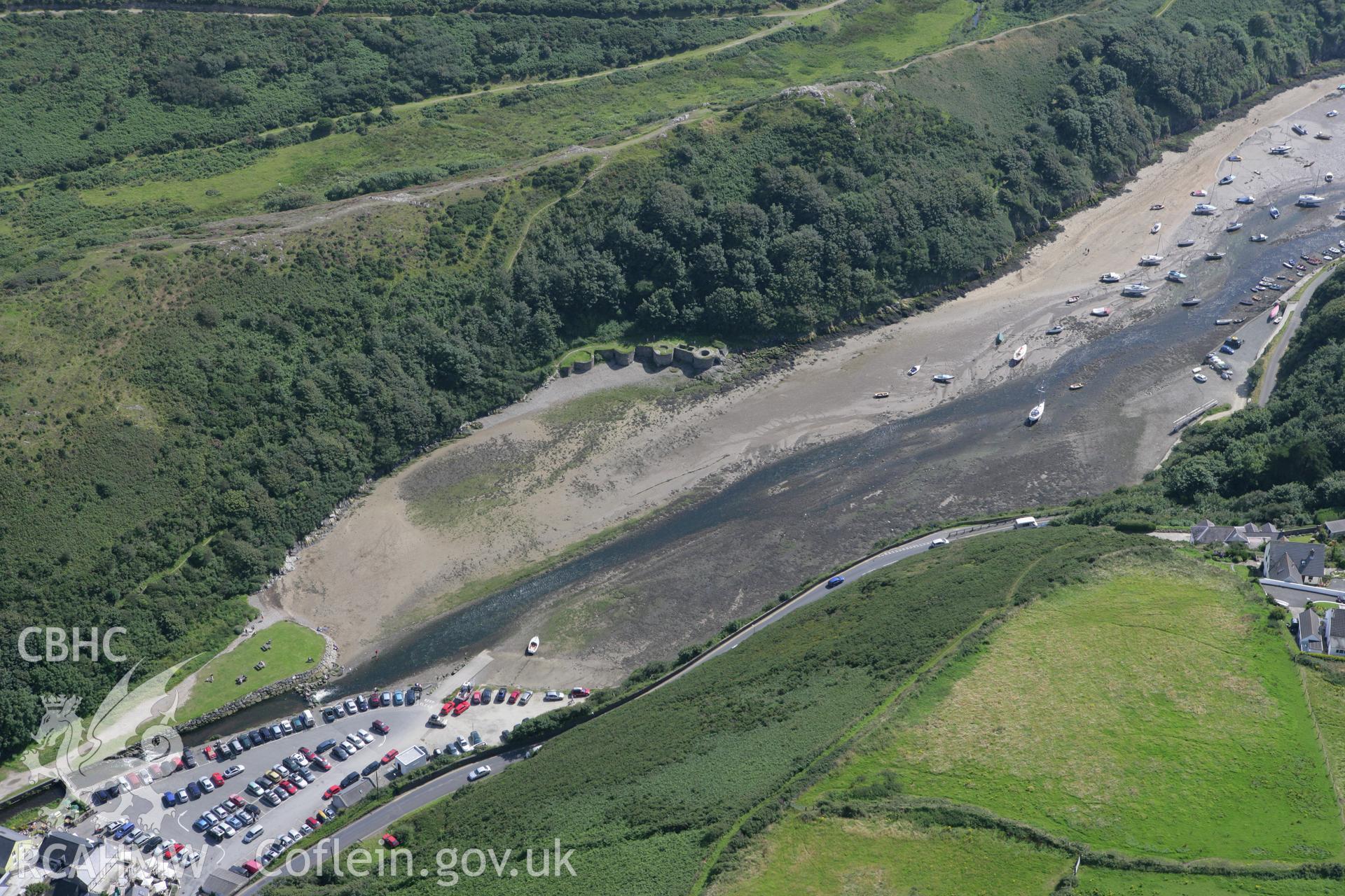 RCAHMW colour oblique photograph of Solva Limekilns. Taken by Toby Driver on 01/08/2007.