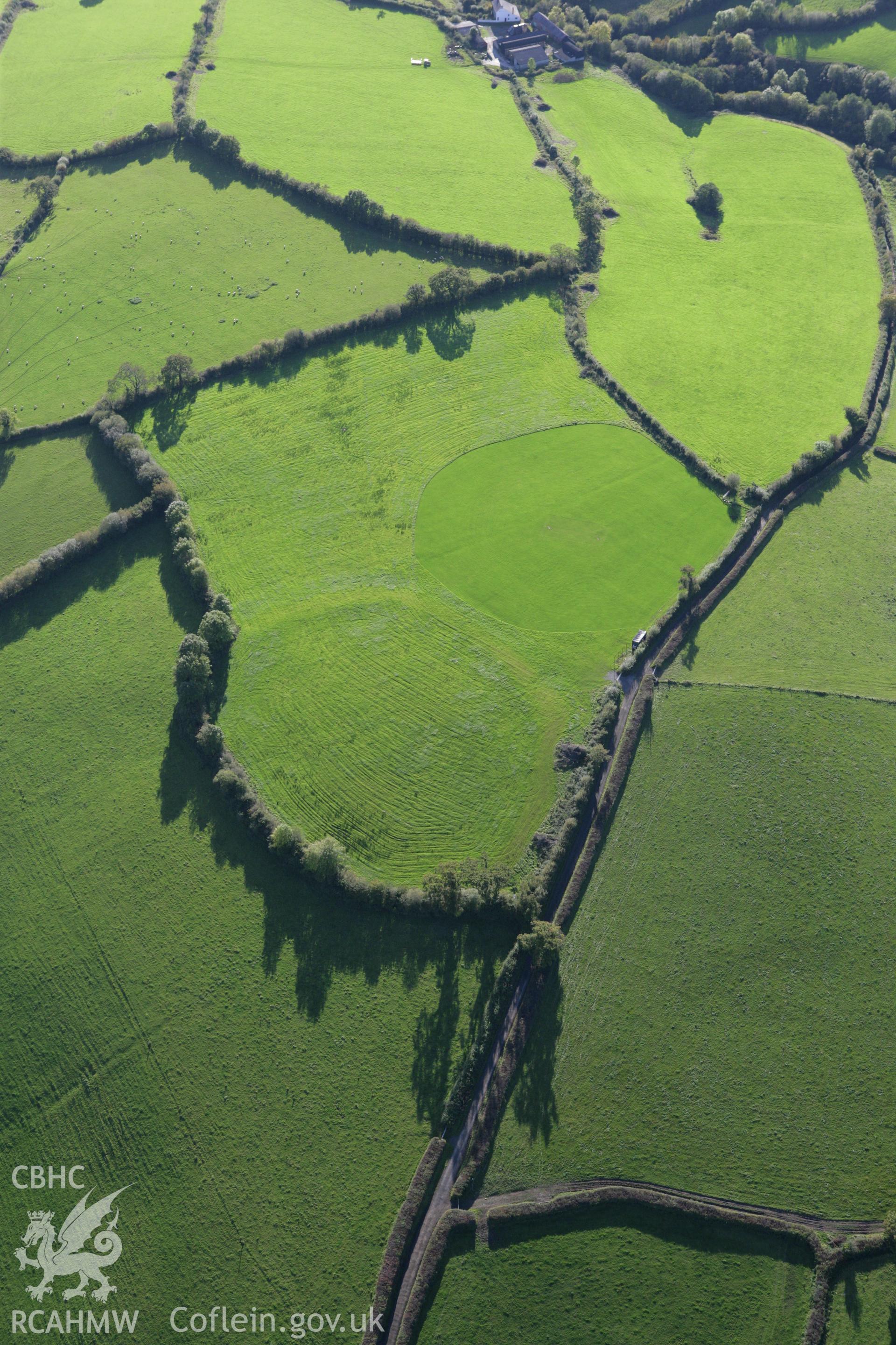 RCAHMW colour oblique photograph of Cwm Bran camp, hillfort,. Taken by Toby Driver on 04/10/2007.