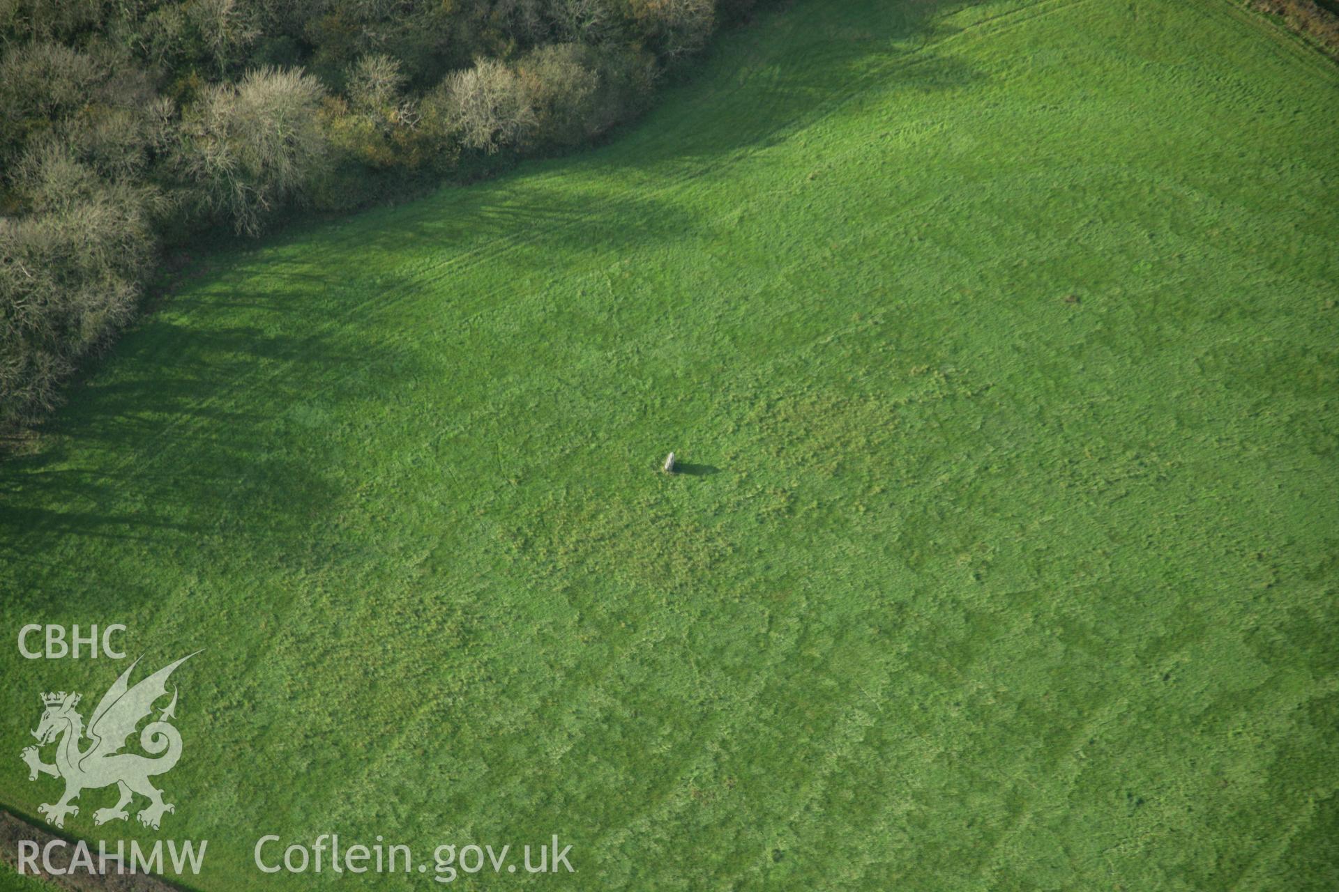 RCAHMW colour oblique photograph of The Quoit Stone;Carreg Llwyd, Llangain. Taken by Toby Driver on 06/11/2007.