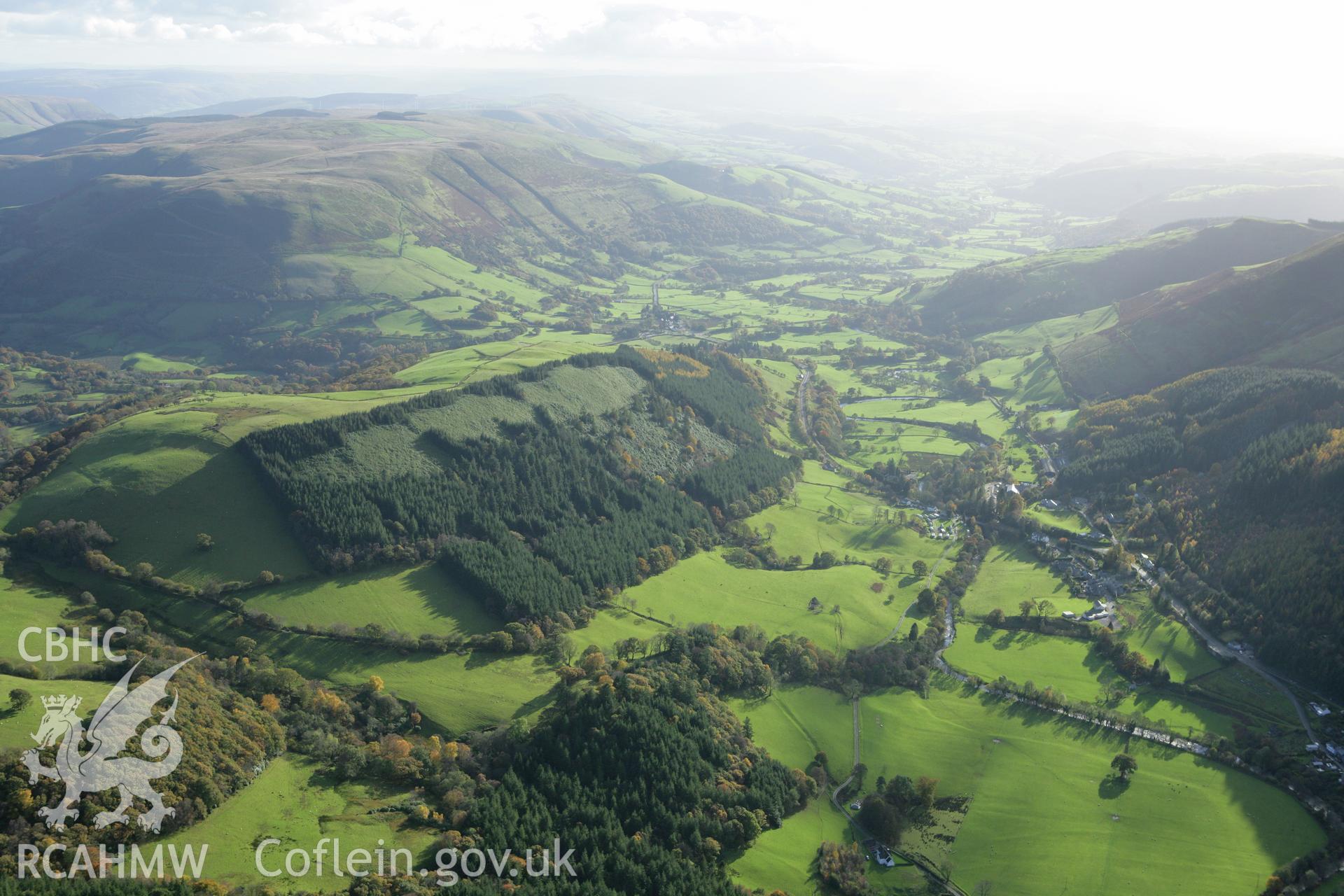 RCAHMW colour oblique photograph of Dinas Mawddwy, village, view from north. Taken by Toby Driver on 30/10/2007.