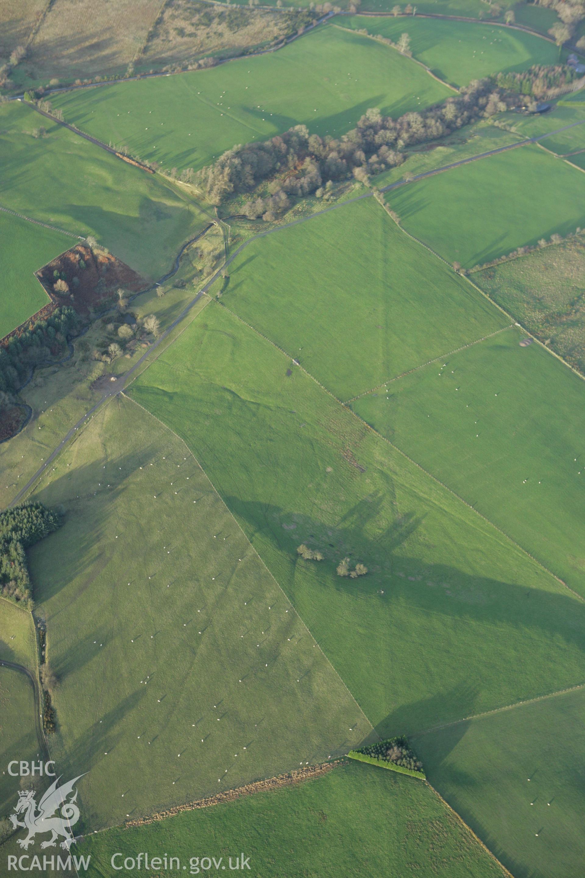 RCAHMW colour oblique photograph of Pant, Roman road section to south of, looking north. Taken by Toby Driver on 11/12/2007.