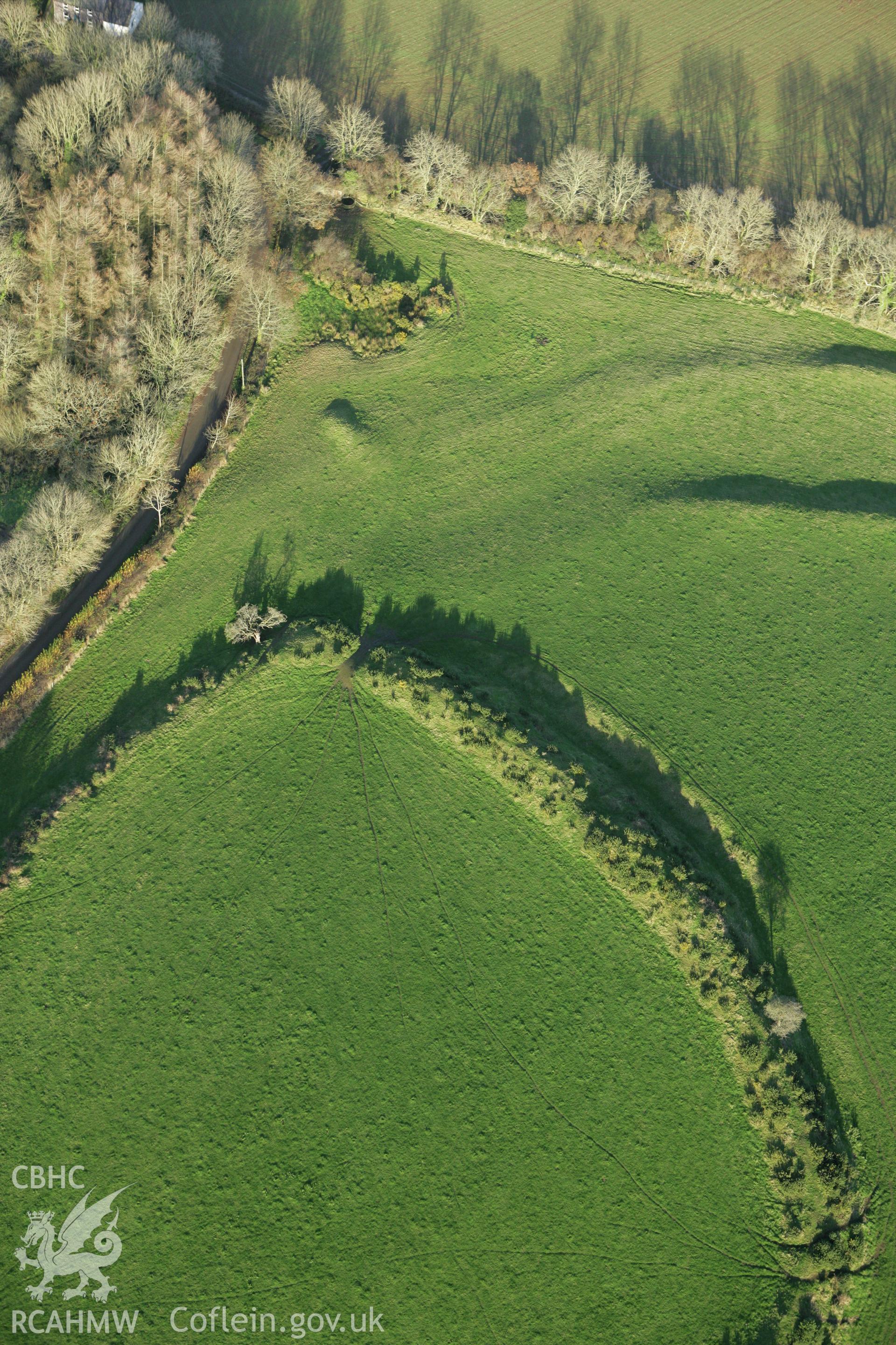 RCAHMW colour oblique photograph of Caerau Gaer. Taken by Toby Driver on 29/11/2007.