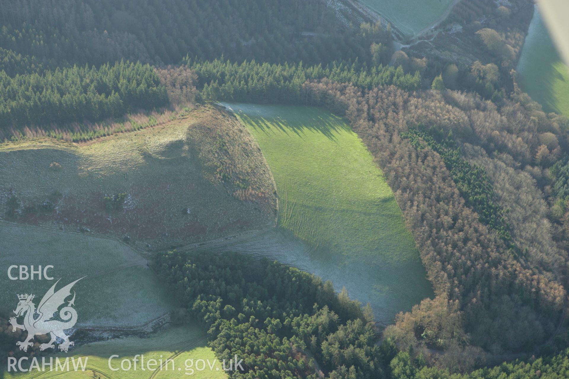 RCAHMW colour oblique photograph of Castell Disgwylfa. Taken by Toby Driver on 20/12/2007.