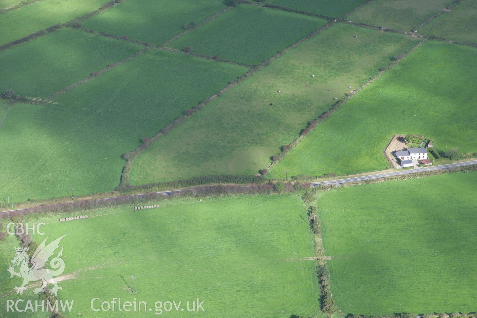 RCAHMW colour oblique photograph of Tufton Castle, defended enclosure. Taken by Toby Driver on 11/09/2007.