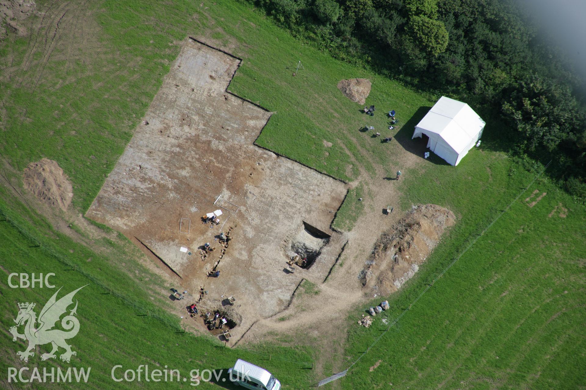 RCAHMW colour oblique photograph of Berry Hill Wood, promontory fort. Taken by Toby Driver on 01/08/2007.