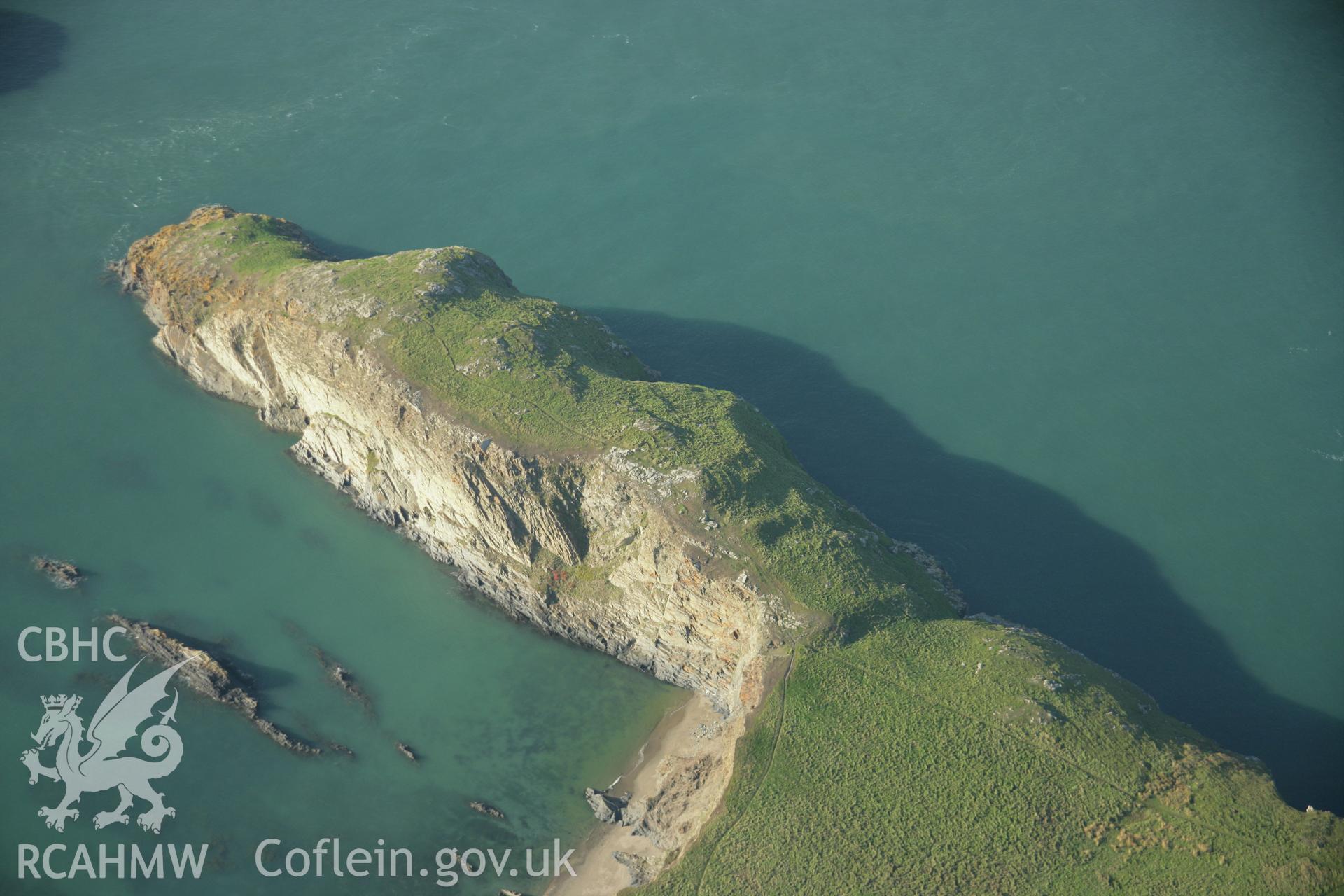 RCAHMW colour oblique photograph of Porth-Egr promontory fort. Taken by Toby Driver on 23/10/2007.