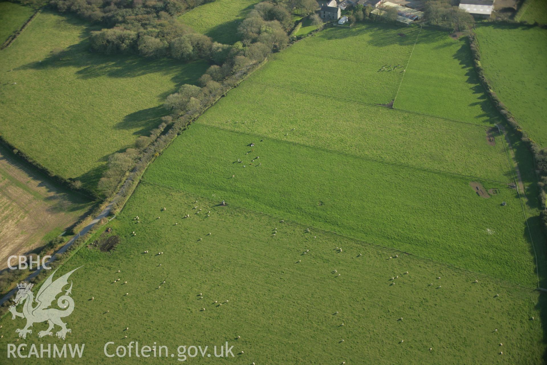 RCAHMW colour oblique photograph of Rhyndaston-Fawr, stone. Taken by Toby Driver on 23/10/2007.