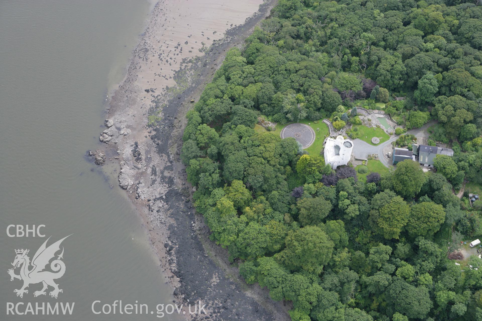 RCAHMW colour oblique photograph of Benton Castle. Taken by Toby Driver on 01/08/2007.