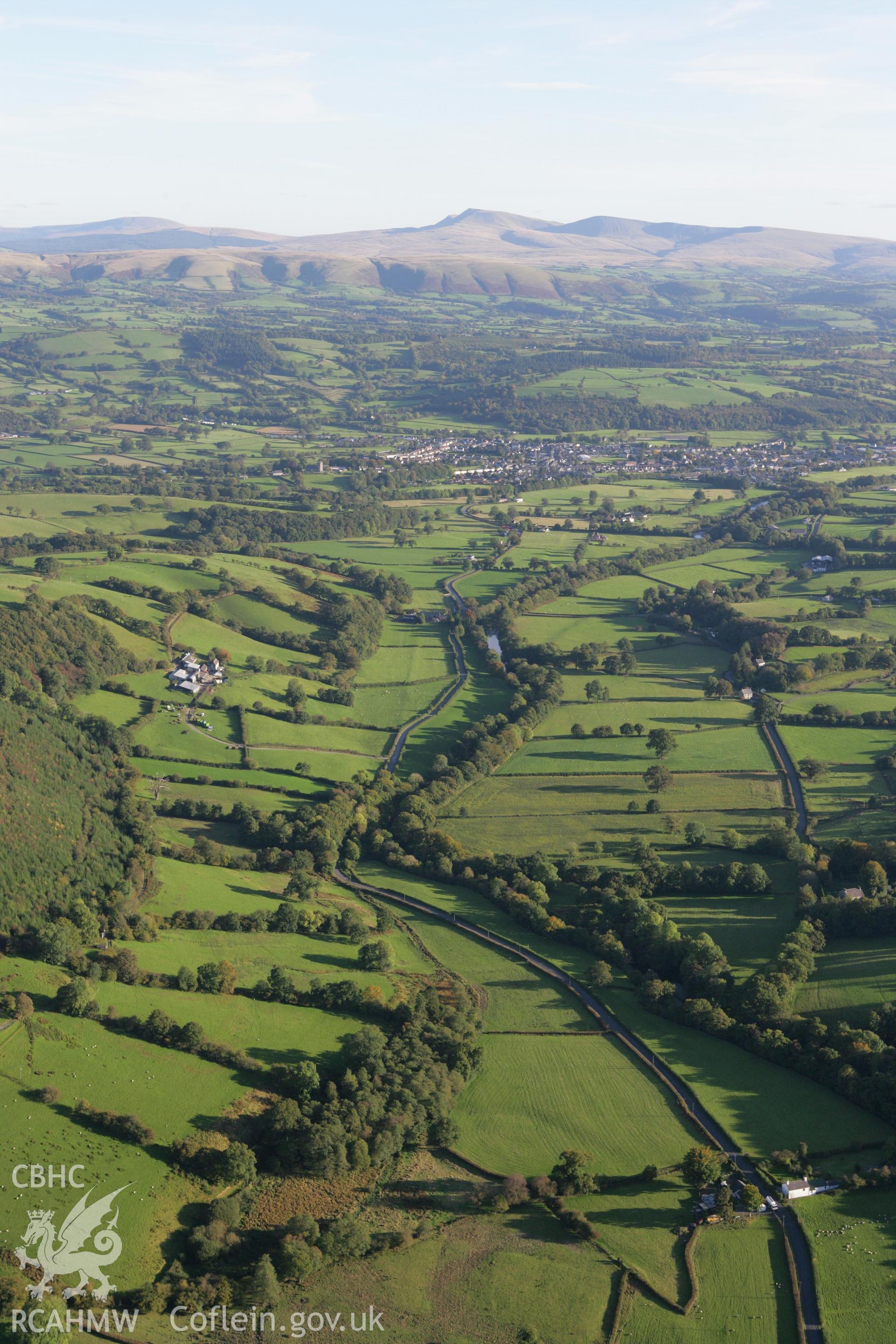 RCAHMW colour oblique photograph of Llandovery, landscape view from the north. Taken by Toby Driver on 04/10/2007.