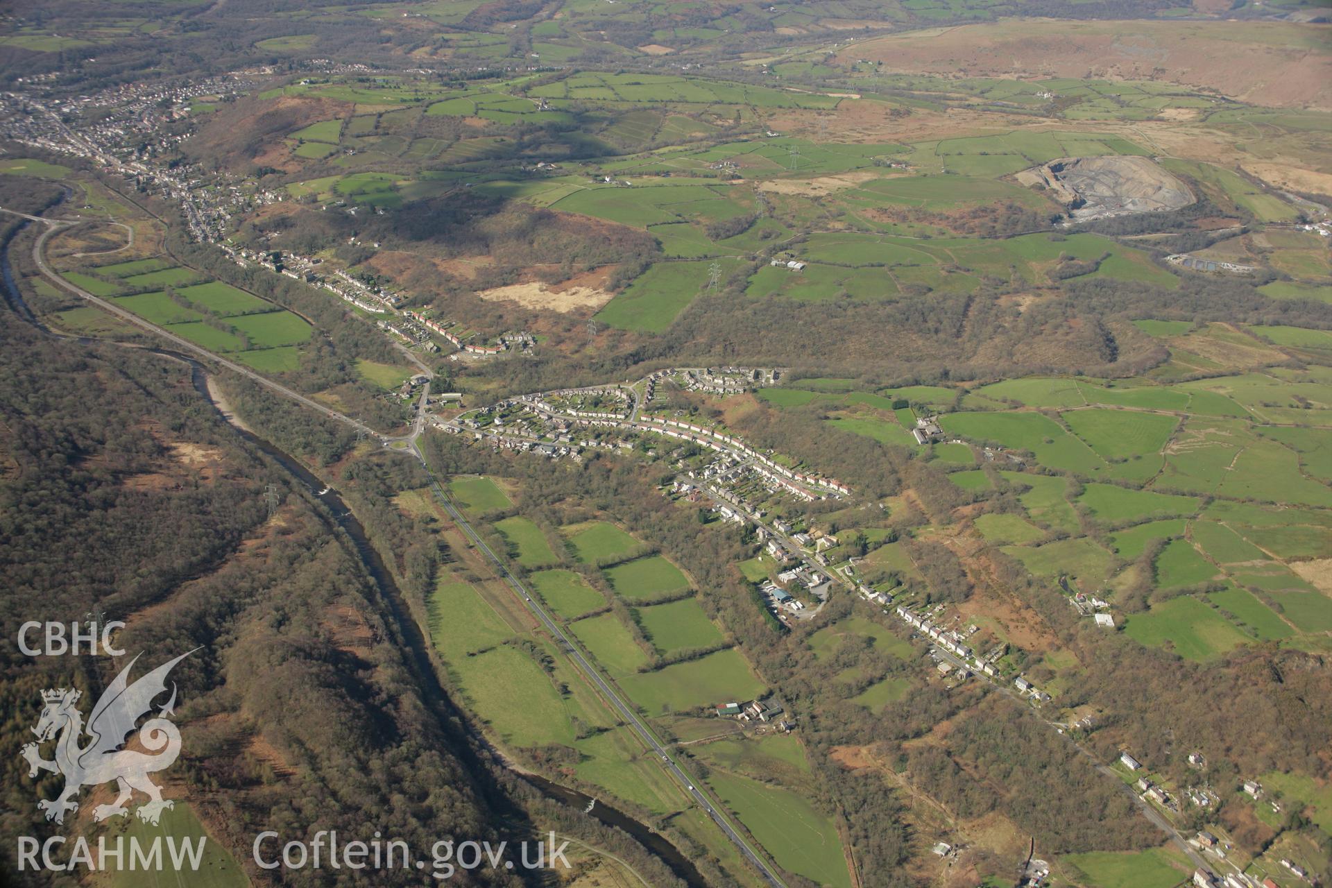 RCAHMW colour oblique aerial photograph of Cwm-Tawe-Isaf Lock, Swansea Canal, north-east of Ynysmeudwy. Taken on 21 March 2007 by Toby Driver