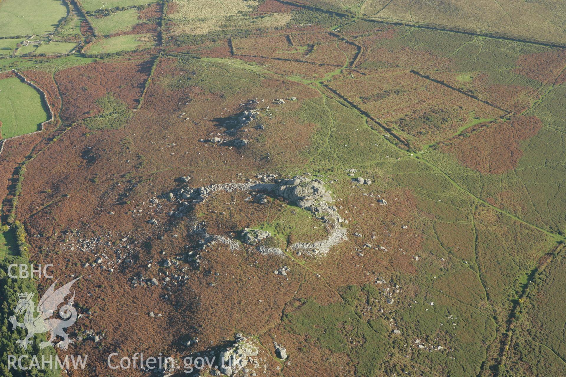 RCAHMW colour oblique photograph of Carn Ffoi. Taken by Toby Driver on 23/10/2007.