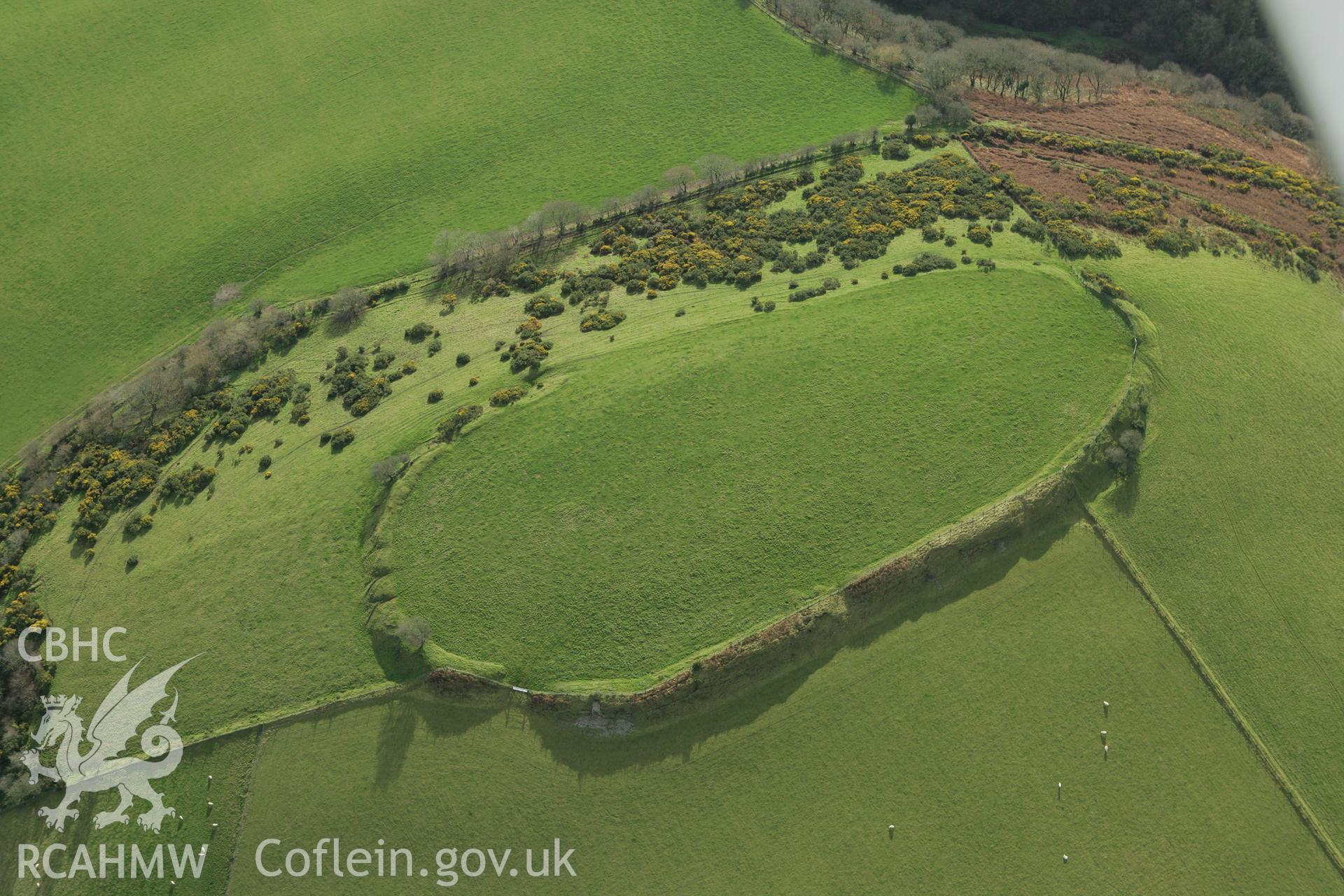 RCAHMW colour oblique photograph of Castell Moeddyn, hillfort. Taken by Toby Driver on 29/11/2007.