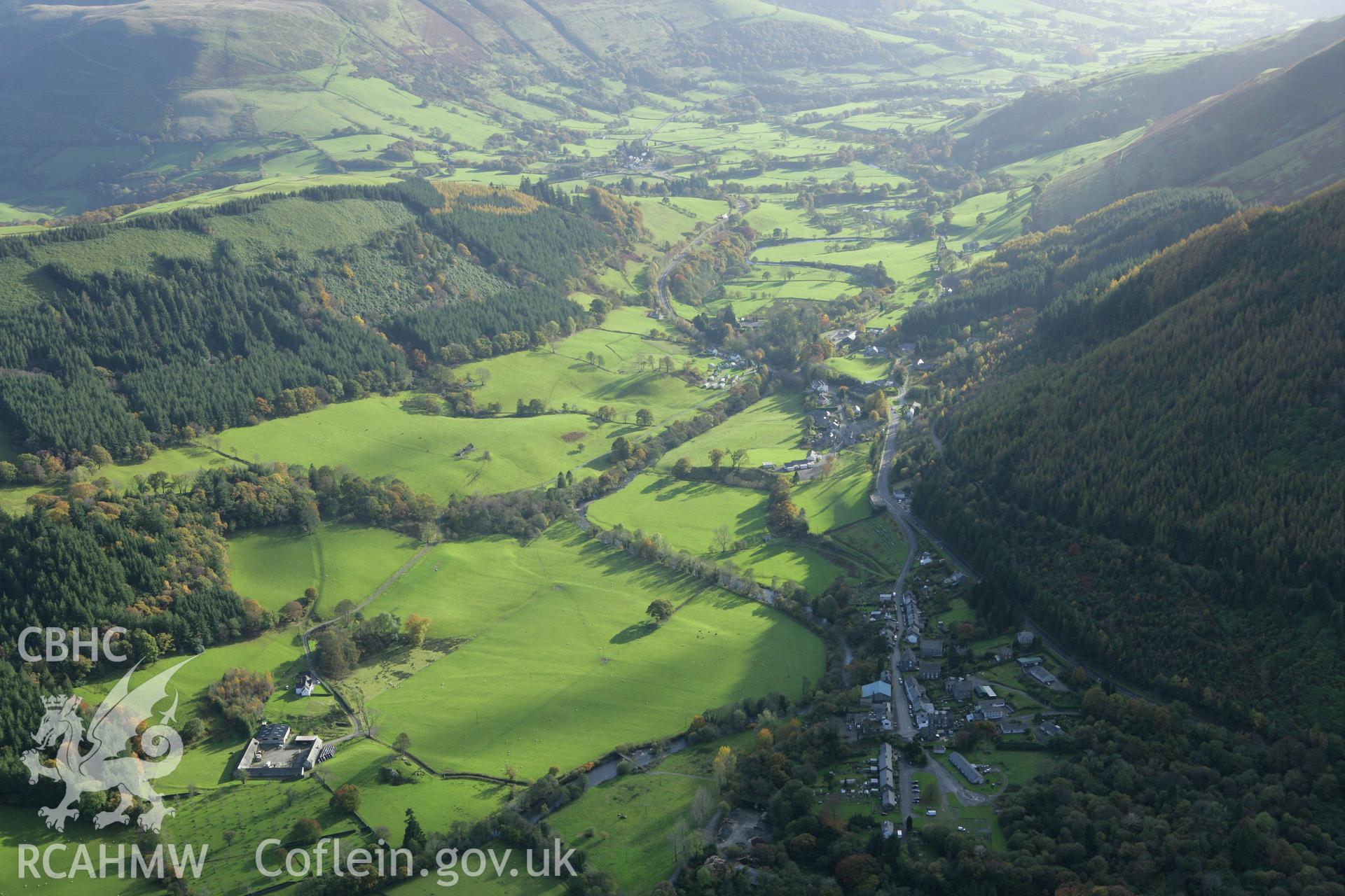 RCAHMW colour oblique photograph of Dinas Mawddwy, village, view from north. Taken by Toby Driver on 30/10/2007.