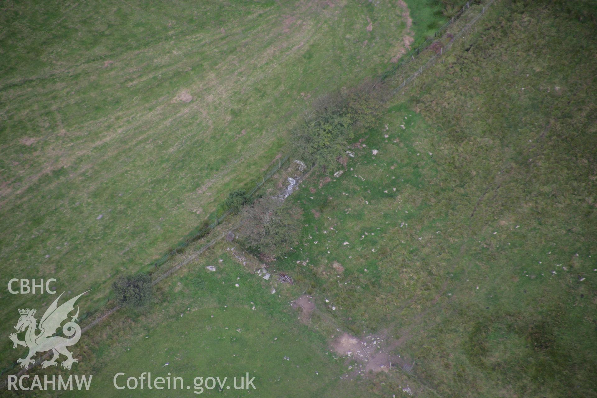 RCAHMW colour oblique photograph of Cerrig Llwydion, chambered tomb. Taken by Toby Driver on 11/09/2007.