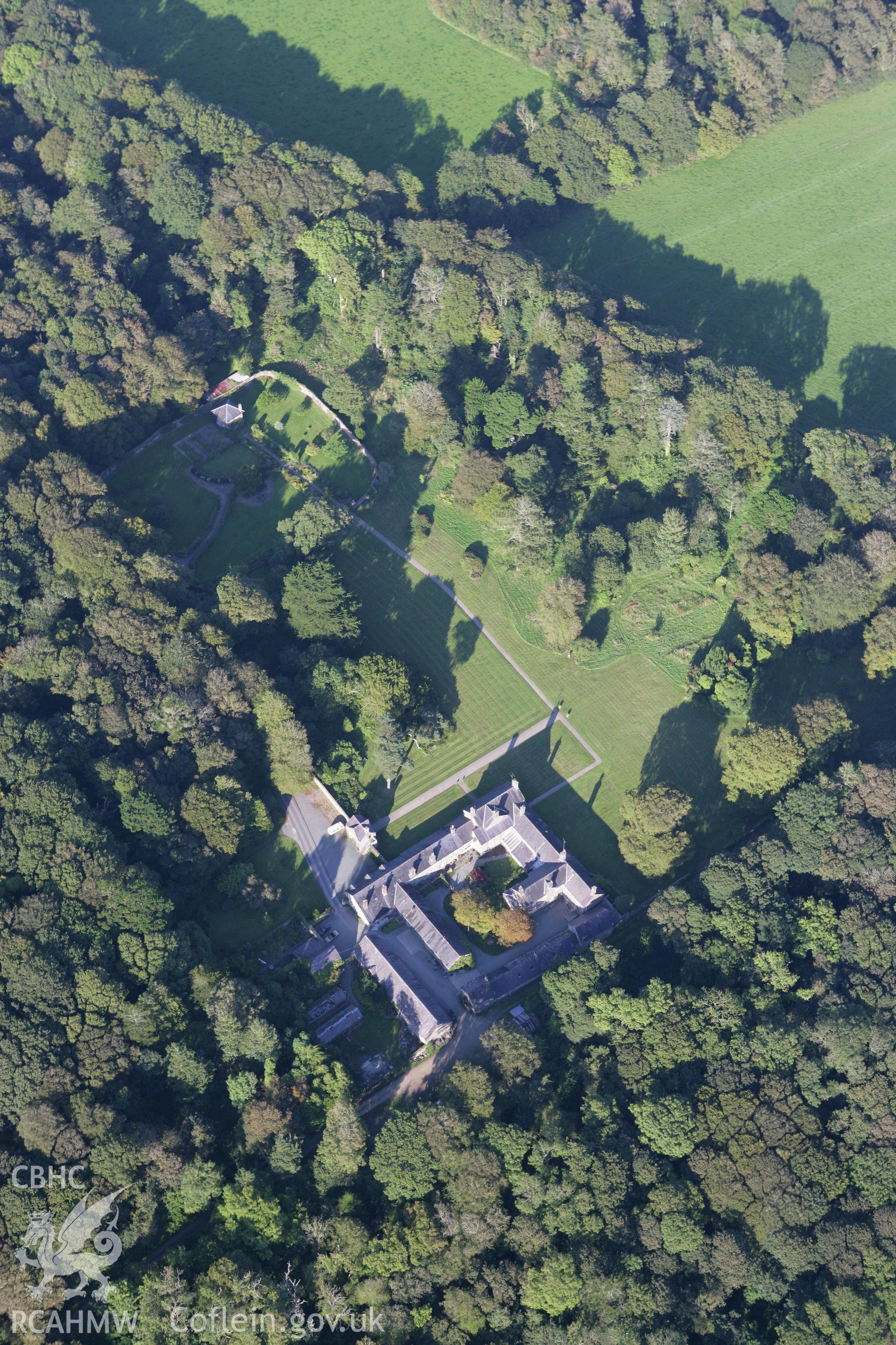 RCAHMW colour oblique aerial photograph of Cefnamwch House. Taken on 06 September 2007 by Toby Driver