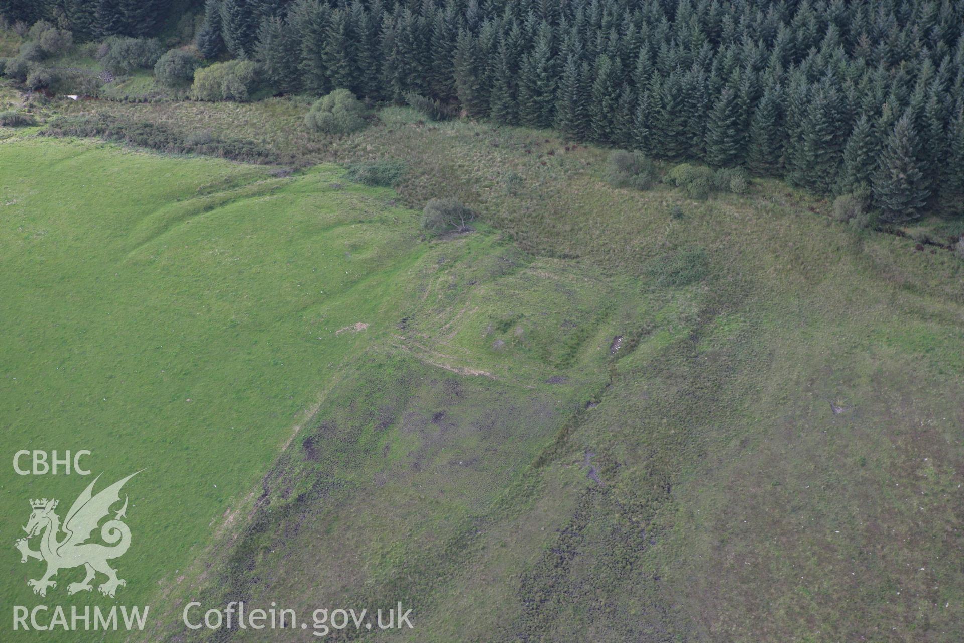 RCAHMW colour oblique photograph of Nant Sais barrow. Taken by Toby Driver on 11/09/2007.