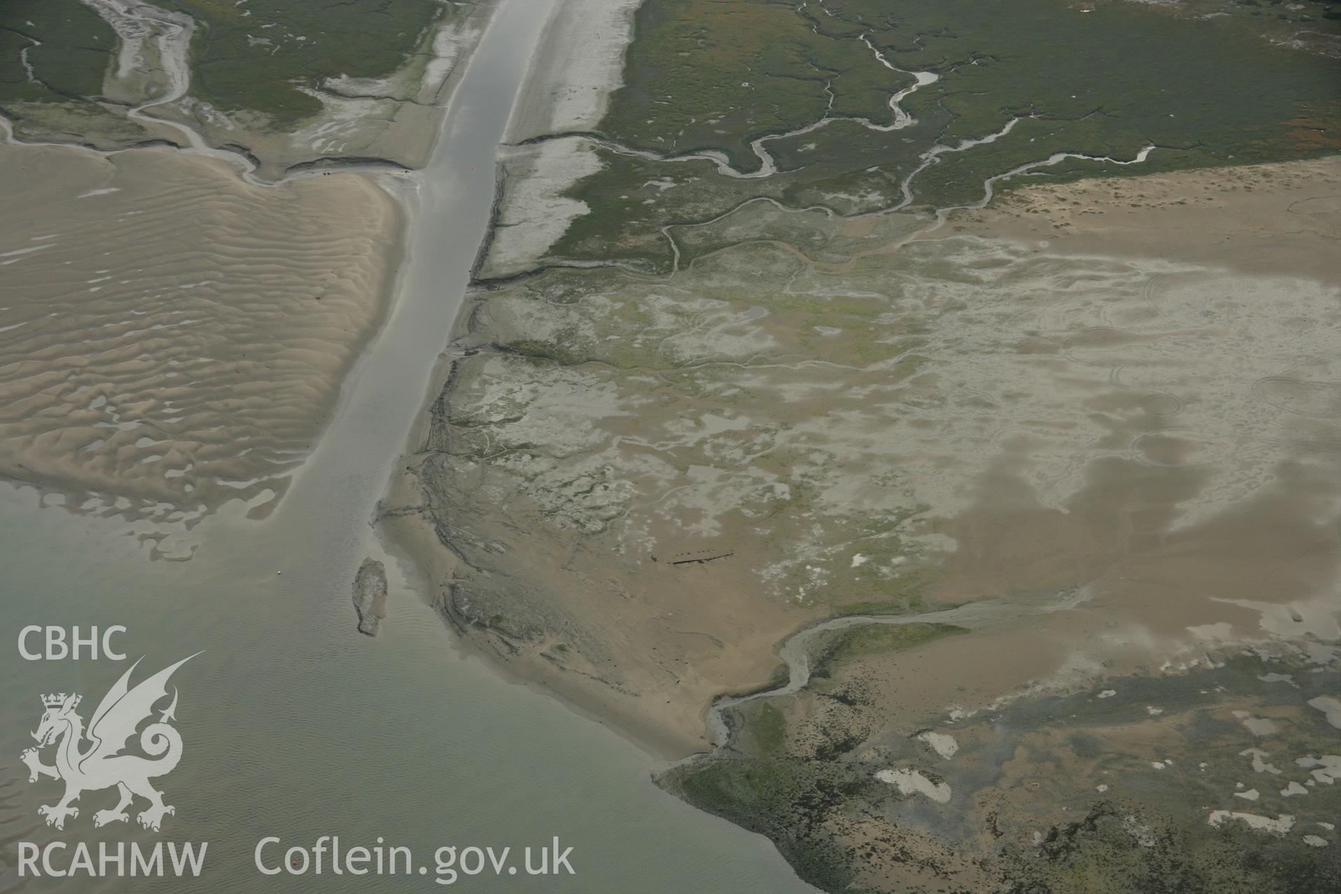 RCAHMW colour oblique photograph of Traeth Maelgwyn, Leri channel and wreck. Taken by Toby Driver on 08/10/2007.