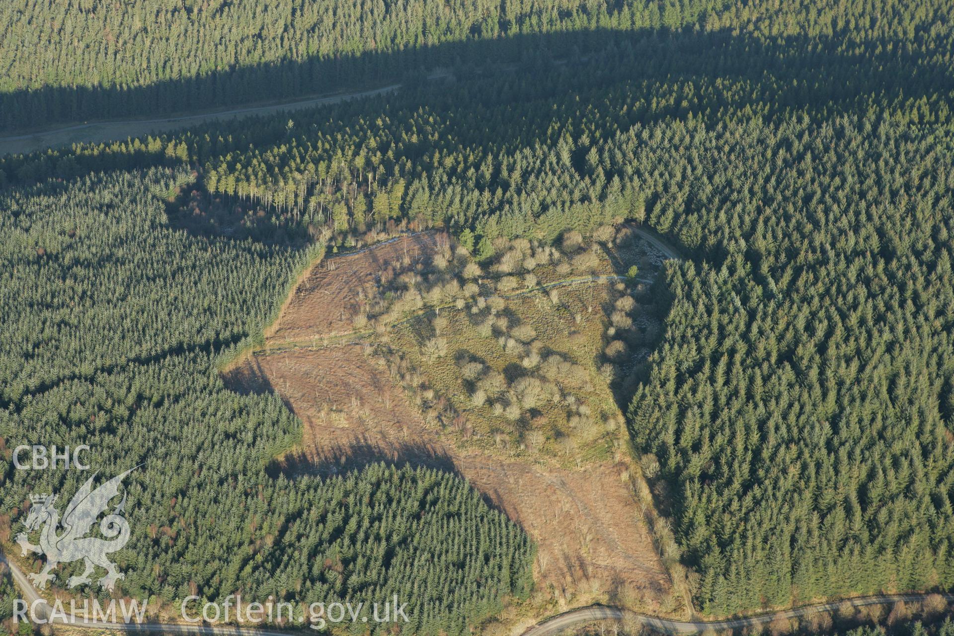 RCAHMW colour oblique photograph of Cefn Blewog camp. Taken by Toby Driver on 20/12/2007.