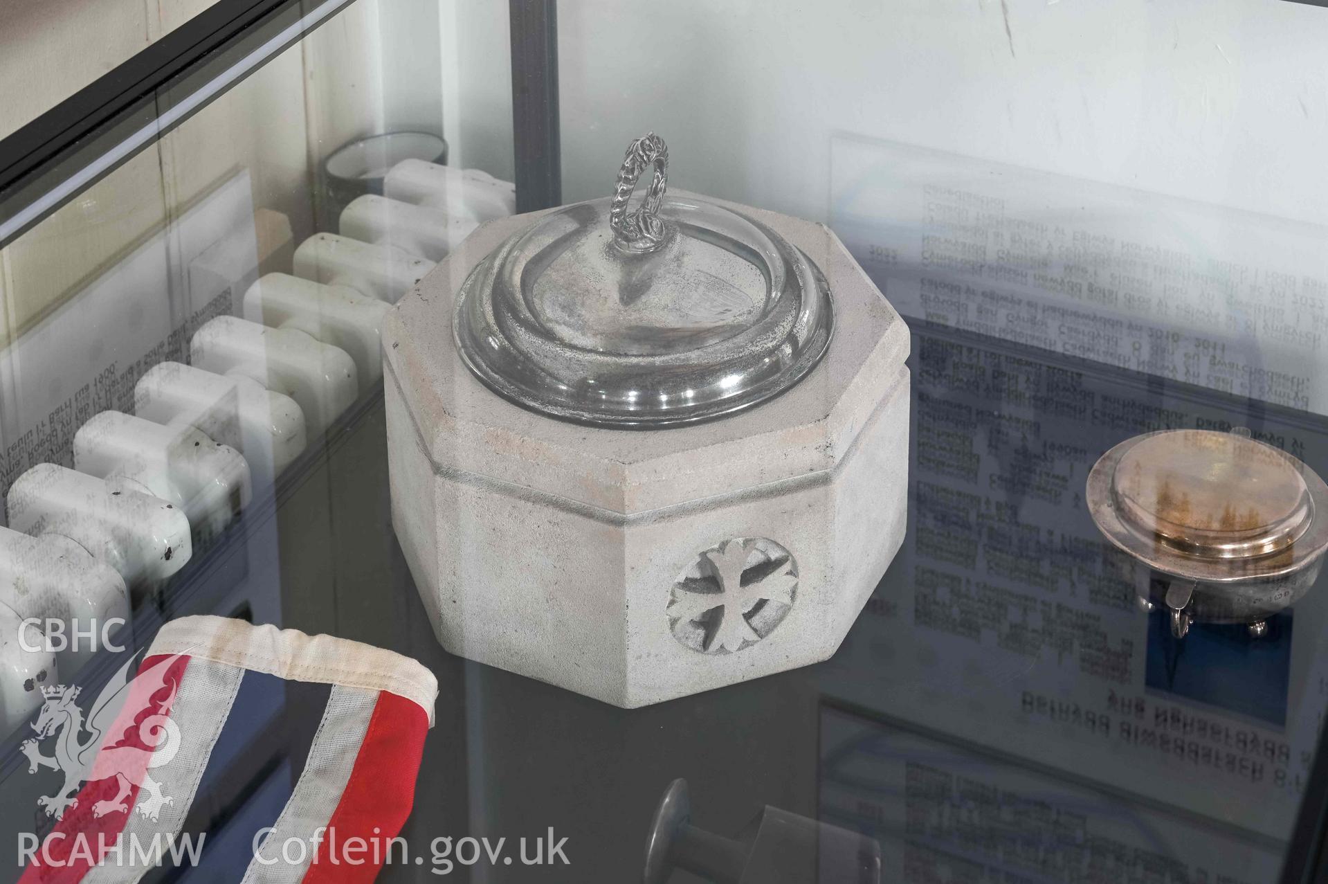 Norwegian Church - Detailed view of the urn from above, taken from South-West