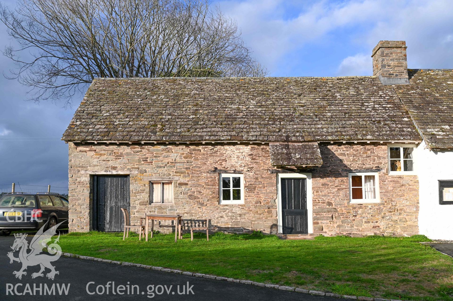 Maesyronen Chapel House - Detailed view of the chapel house front, taken from South