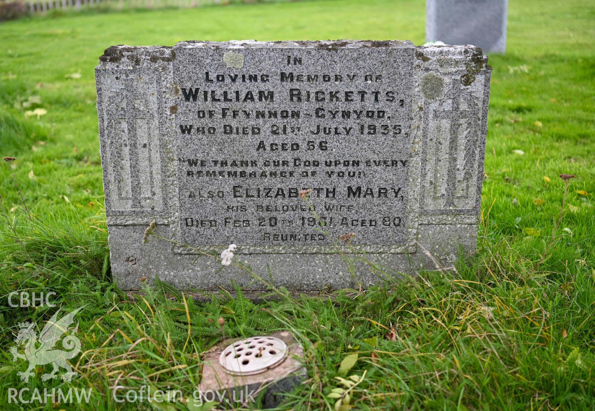 Maesyronen Chapel House - Detailed view of a gravestone