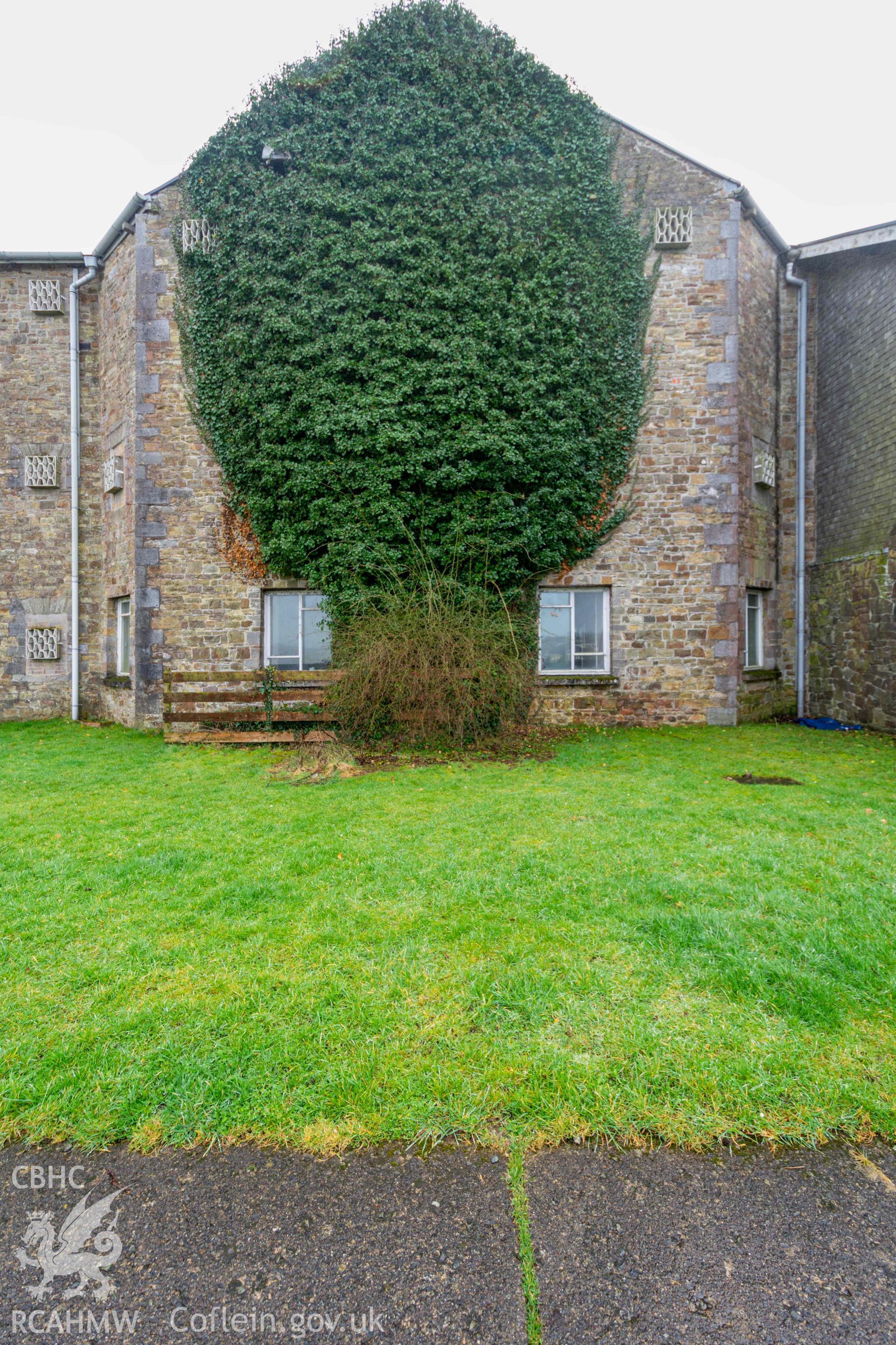 Gaol (Former) - View of an overgrown portion of the rear of the building, taken from North