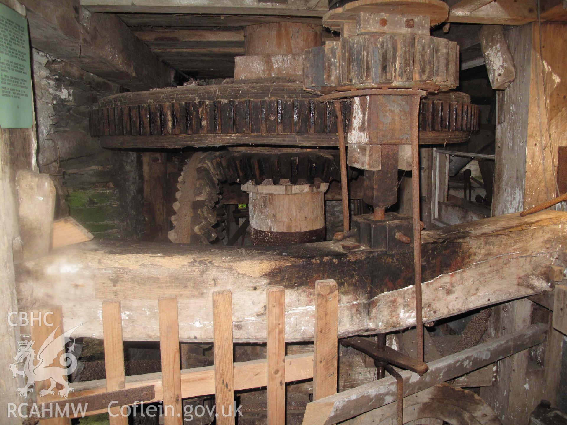 Cenarth Mill, interior - wheels and cogs