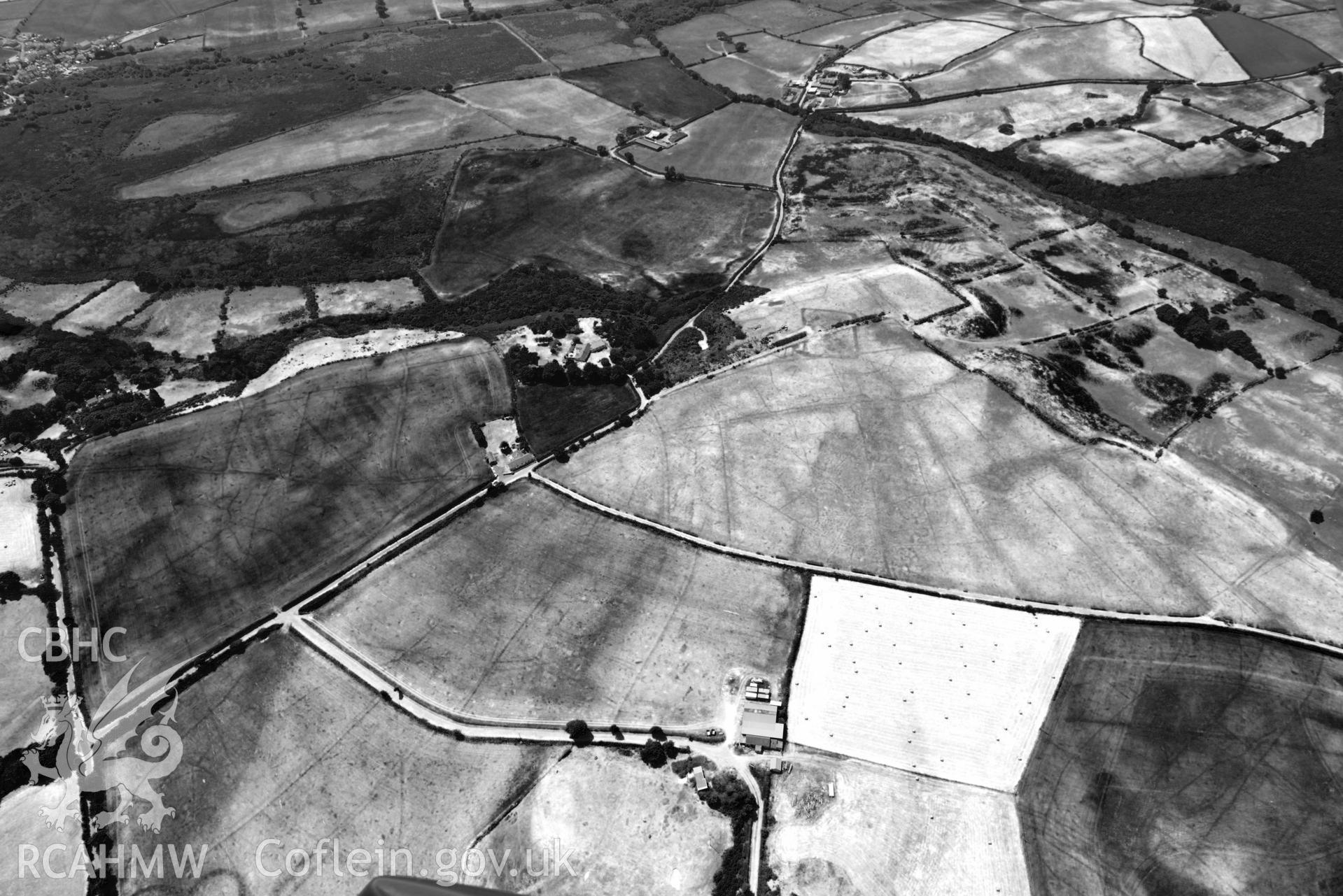 Aerial photograph: Pen Bryn Adda field system. Crown: CHERISH PROJECT 2018. Produced with EU funds through the Ireland Wales Co-operation Programme 2014-2020 (NGR SH335362)