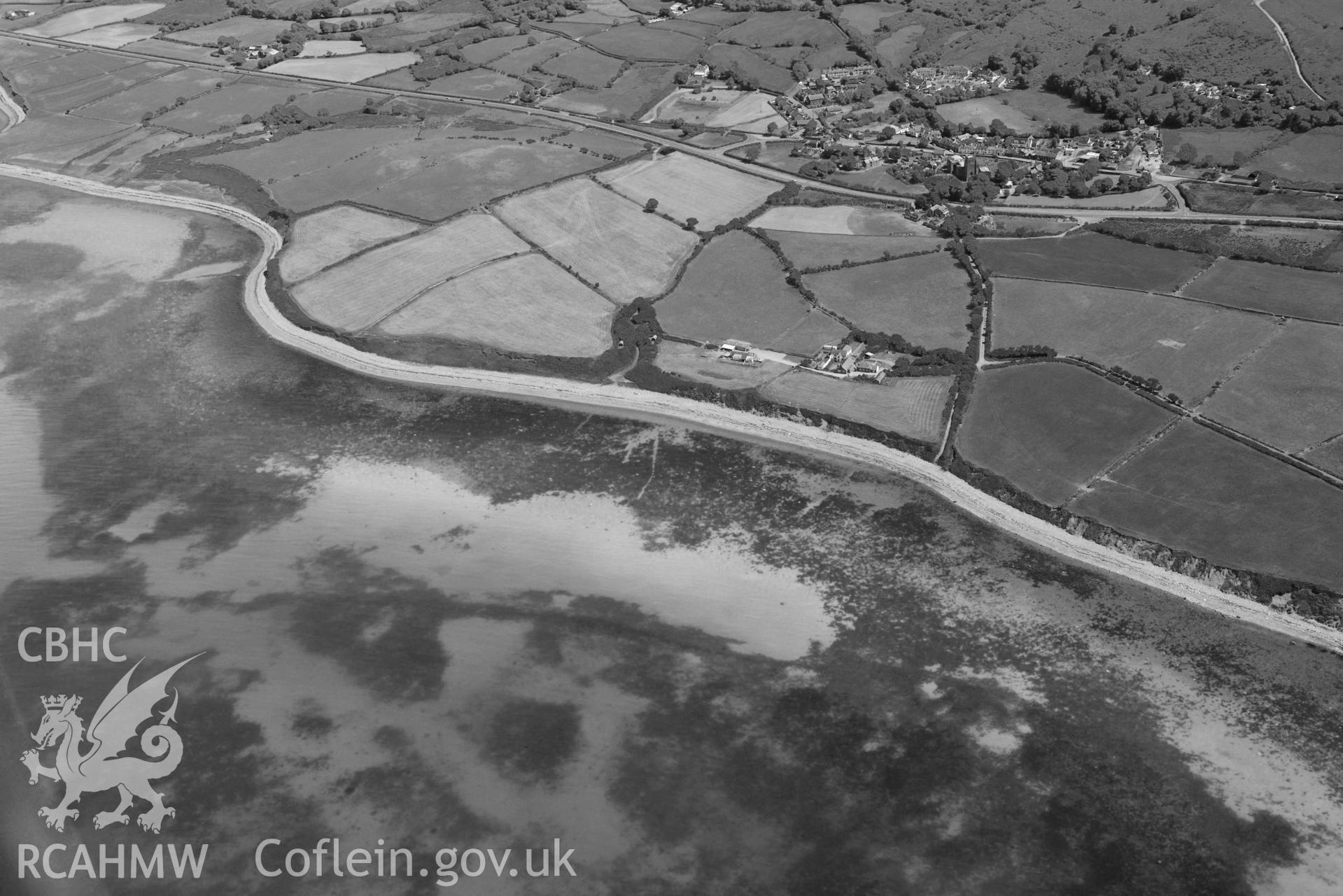 Aerial photograph: Clynnog Fawr fish trap. Crown: CHERISH PROJECT 2018. Produced with EU funds through the Ireland Wales Co-operation Programme 2014-2020 (NGR SH407498)