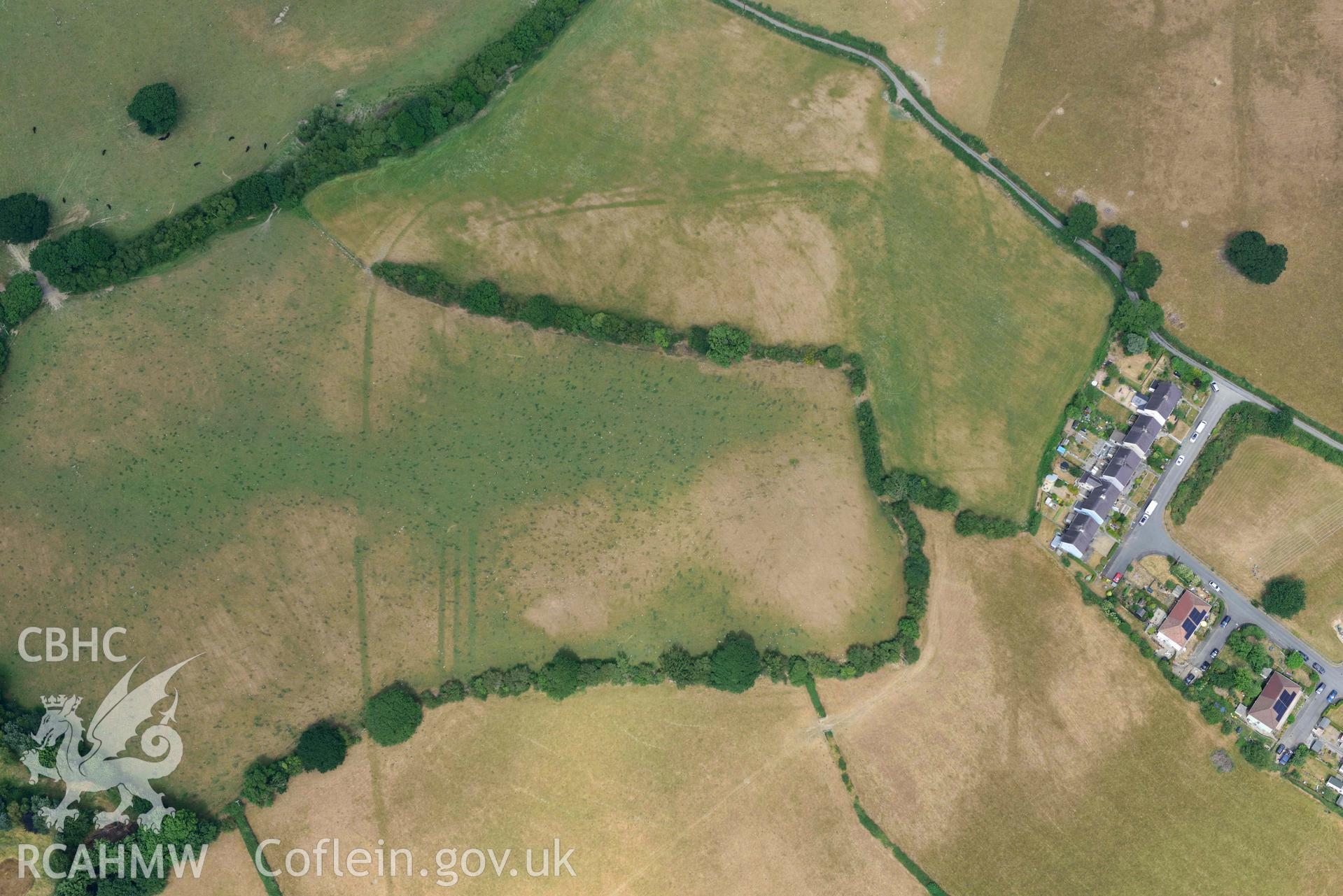 Aerial photograph: Pen-Llwyn Roman fort, with parchmarks. Crown: CHERISH PROJECT 2018. Produced with EU funds through the Ireland Wales Co-operation Programme 2014-2020 (NGR SN650806)