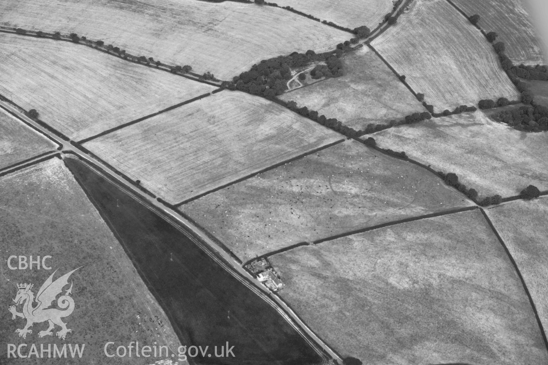 Aerial photograph: Penwaun or Pengelli-fach defended enclosure cropmark. Crown: CHERISH PROJECT 2018. Produced with EU funds through the Ireland Wales Co-operation Programme 2014-2020 (NGR: SN293405)