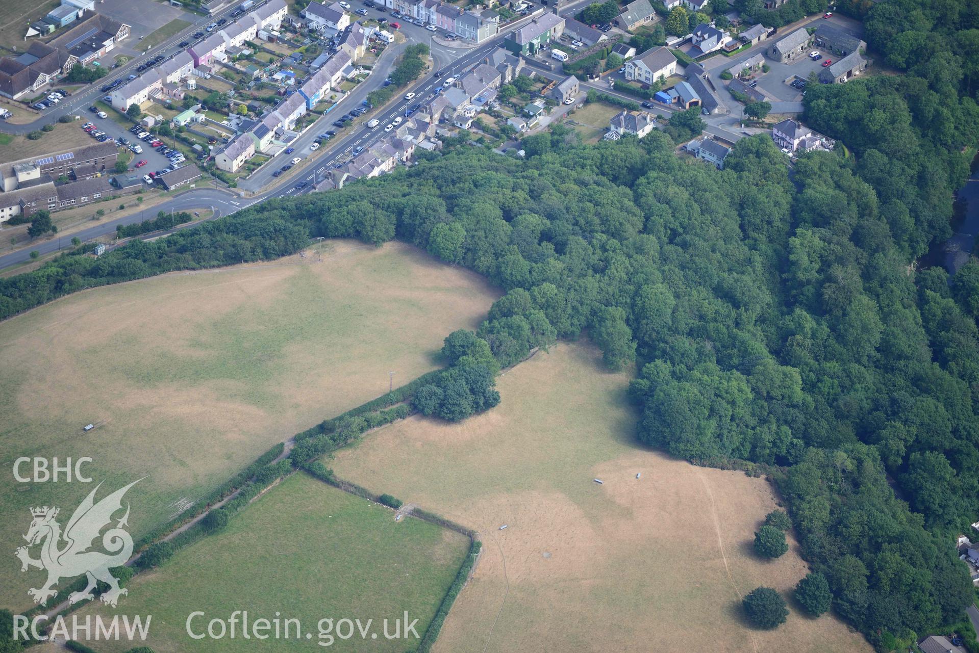 Aerial photograph: Aberaeron, ill-defined parchmarks on ridge above town, view from south-west. Crown: CHERISH PROJECT 2018. Produced with EU funds through the Ireland Wales Co-operation Programme 2014-2020 (NGR: SN455625)