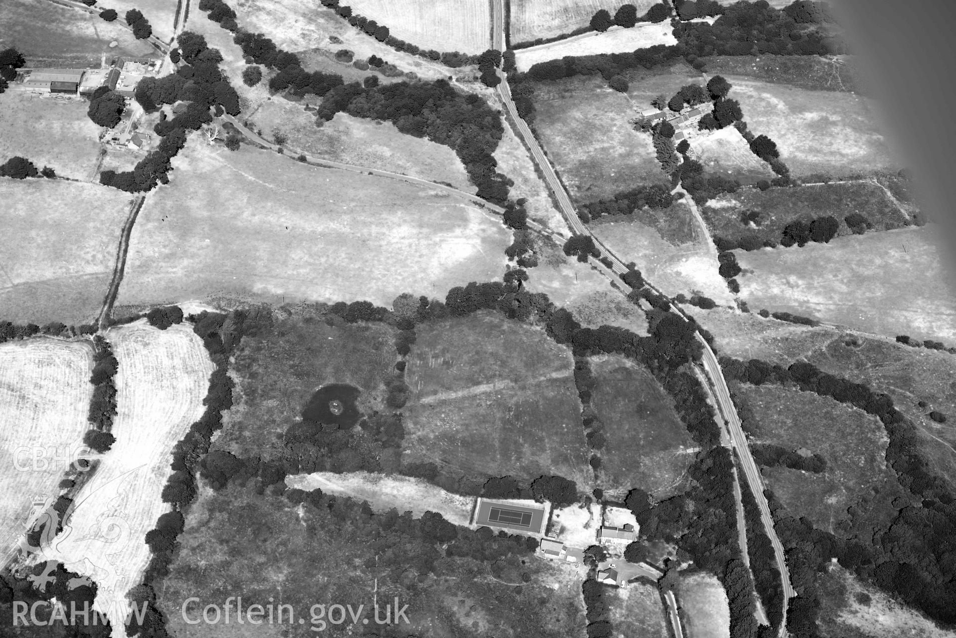 Aerial photograph: Roman road passing through Rhos Isaf. Parchmarks at Dolau Gwyn. Crown: CHERISH PROJECT 2018. Produced with EU funds through the Ireland Wales Co-operation Programme 2014-2020 (NGR: SH489586)