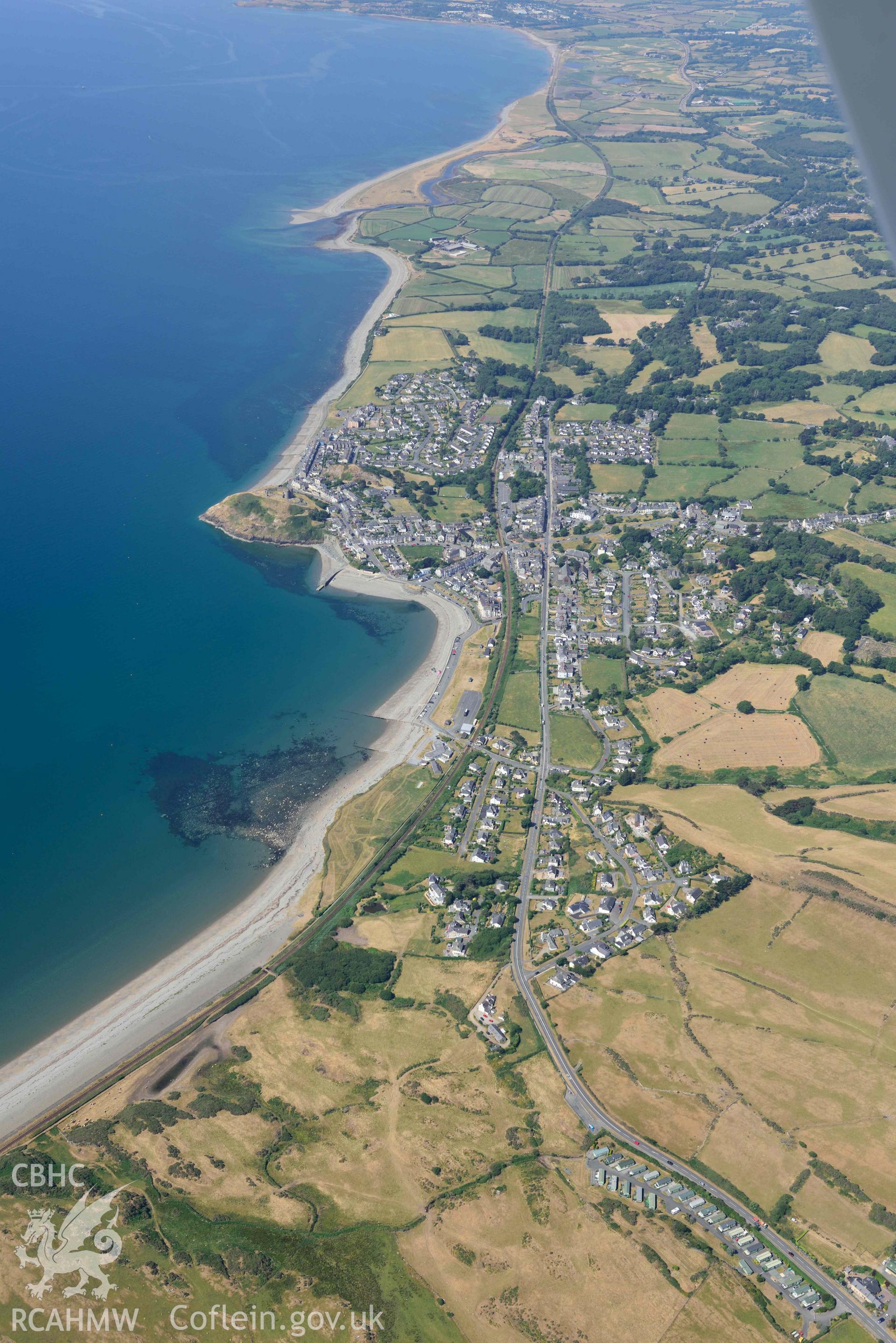 Aerial photograph: Criccieth town, view from east. Crown: CHERISH PROJECT 2018. Produced with EU funds through the Ireland Wales Co-operation Programme 2014-2020 (NGR: SH500380)