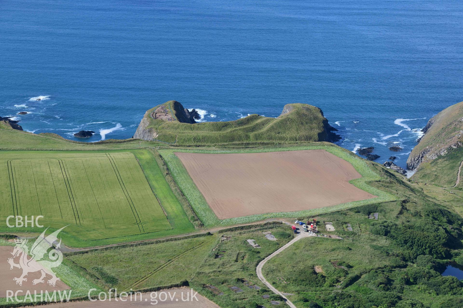 Porth y Rhaw coastal promontory fort. Excavations in progress by the Dyfed Archaeological Trust. © Crown: CHERISH PROJECT 2017. Produced with EU funds through the Ireland Wales Co-operation Programme 2014-2023.