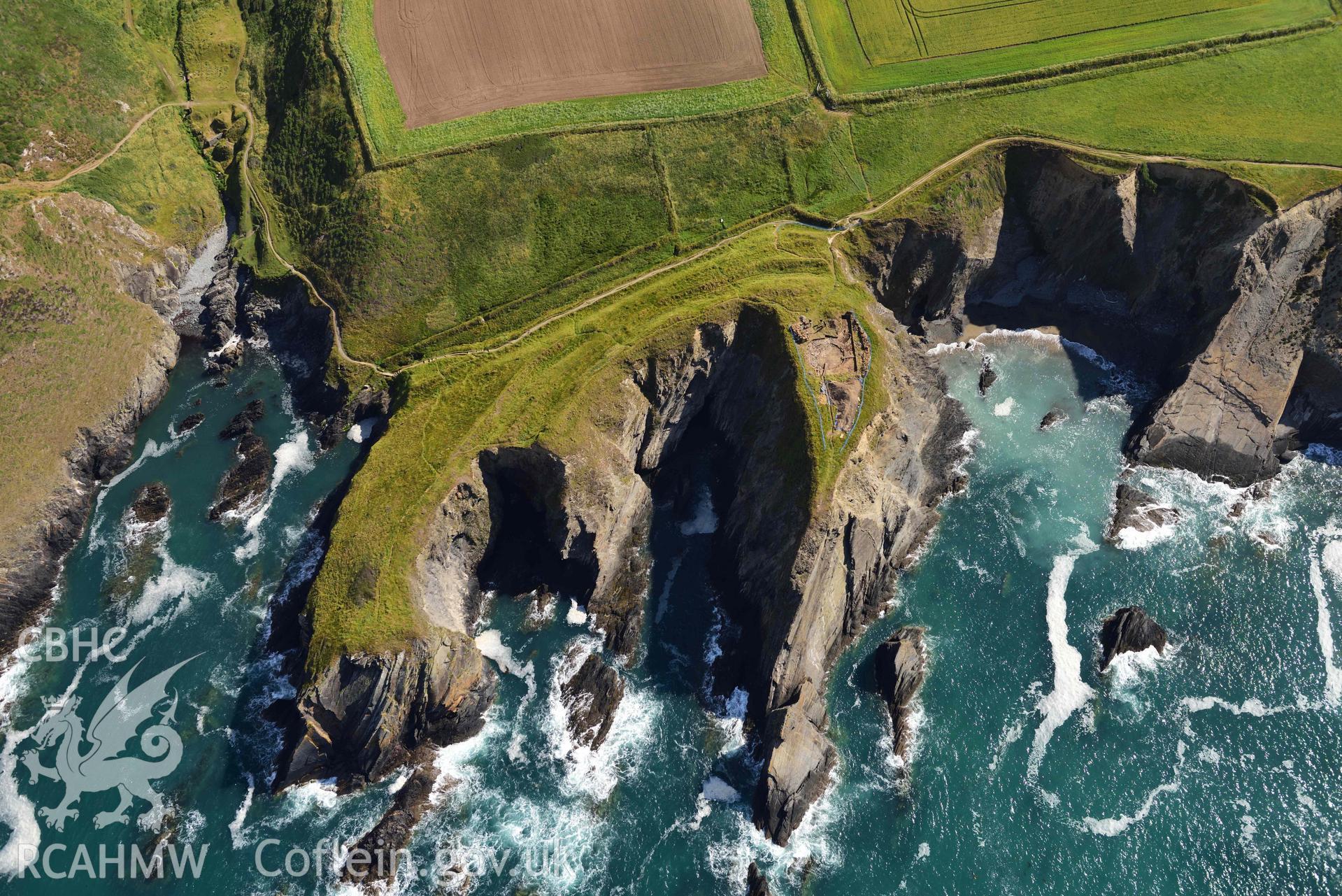 Porth y Rhaw coastal promontory fort. Excavations in progress by the Dyfed Archaeological Trust, June 2022. © Crown: CHERISH PROJECT 2017. Produced with EU funds through the Ireland Wales Co-operation Programme 2014-2023.