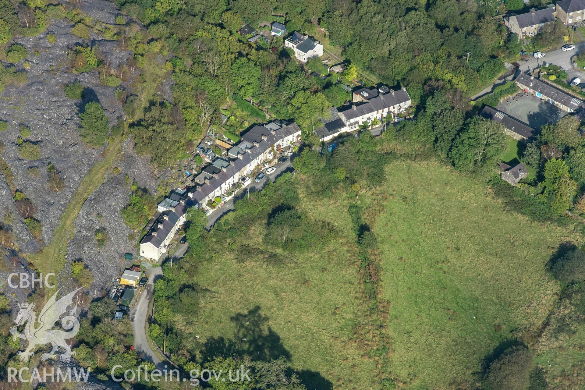 Tai Nantlle, terraced housing