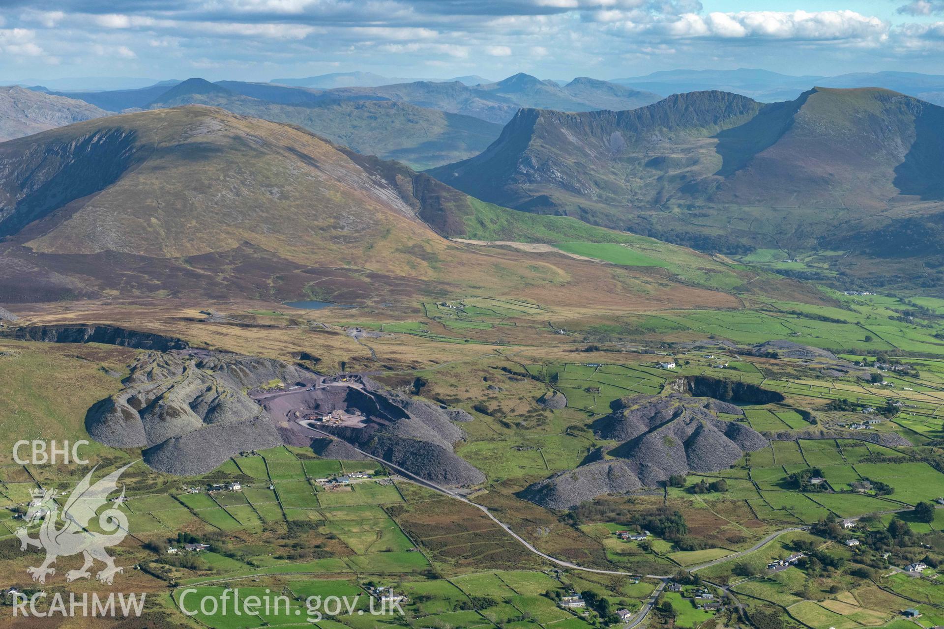 Moel Tryfan and Braich slate quarries, landscape view from north-west