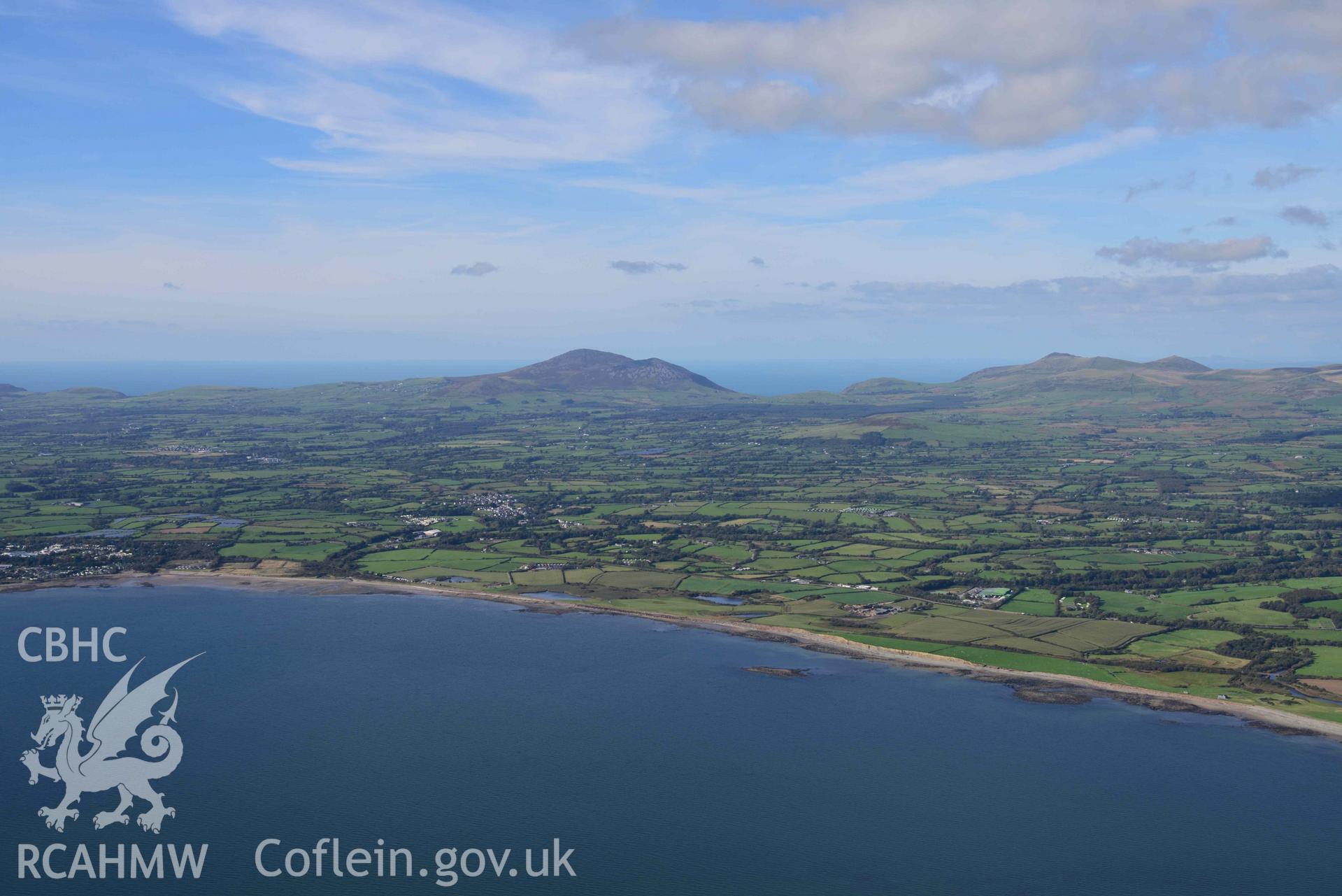 Tre'r Ceiri hillfort, long landscape view from south-east