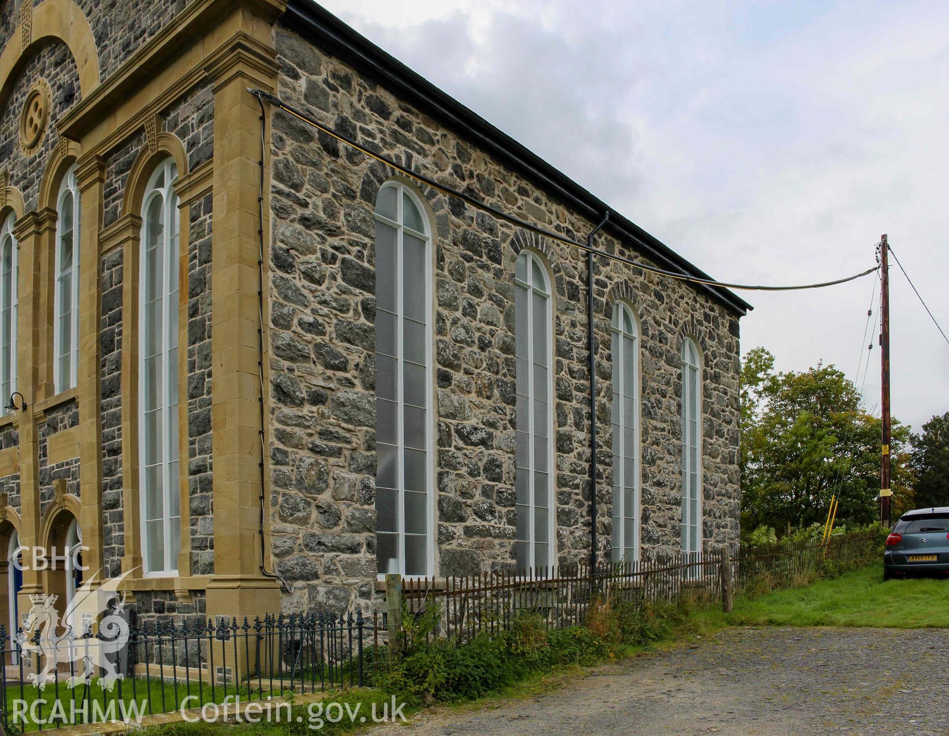 Hen Gapel - View of the side of the chapel, taken from South-East