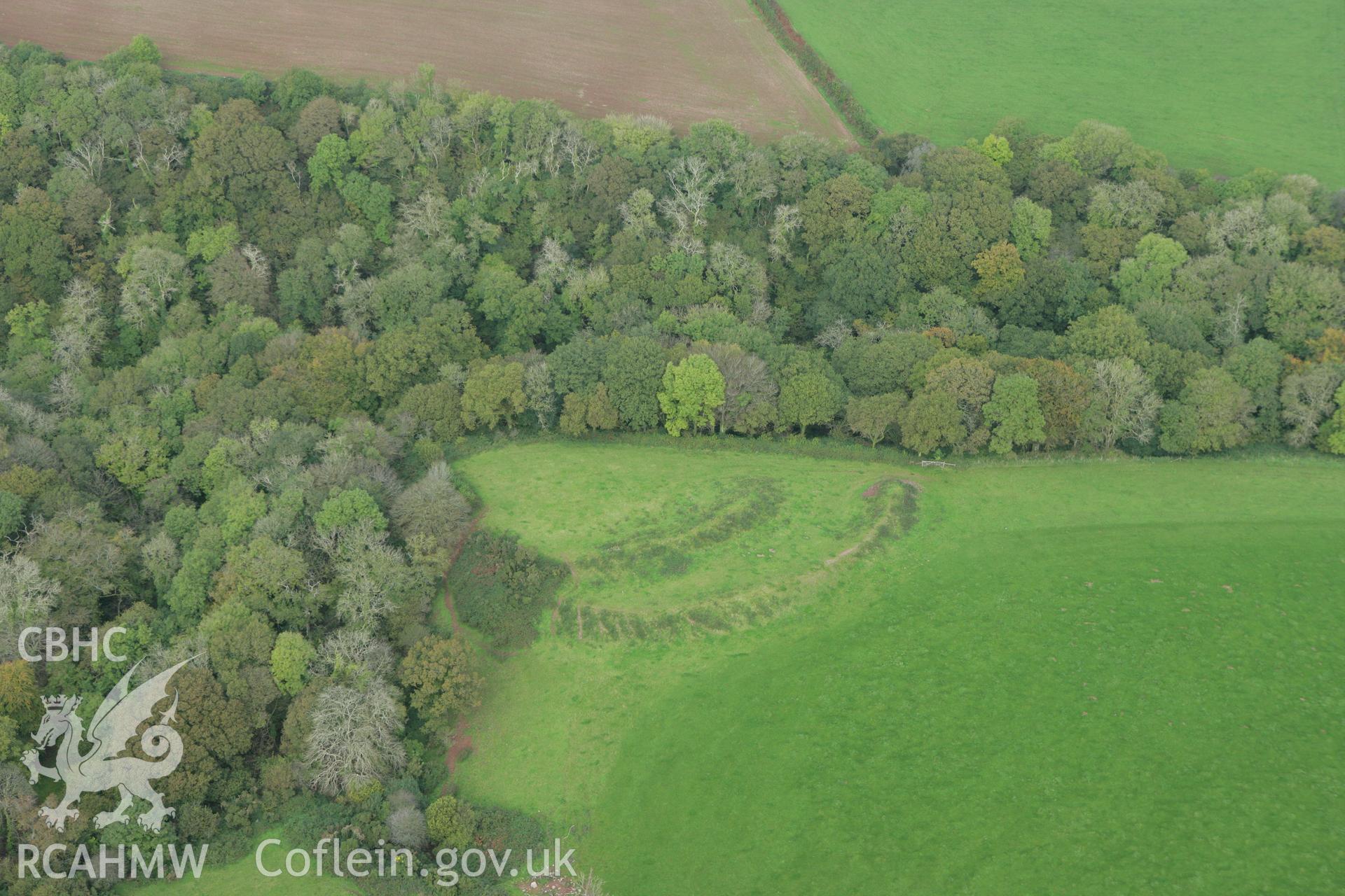 RCAHMW colour oblique aerial photograph of Blaen Gwyddno (Blaengwaith Noah Camp). Taken on 14 October 2009 by Toby Driver