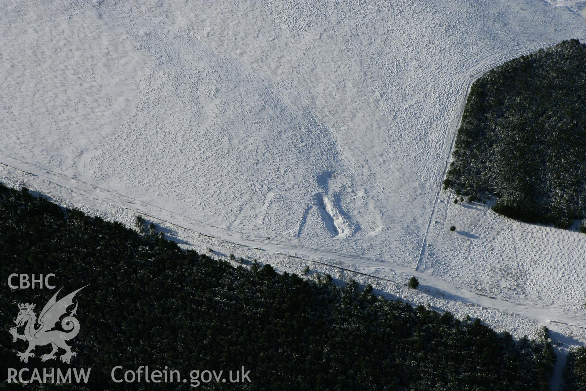 RCAHMW colour oblique photograph of Hirfynydd Roman fortlet. Taken by Toby Driver on 06/02/2009.